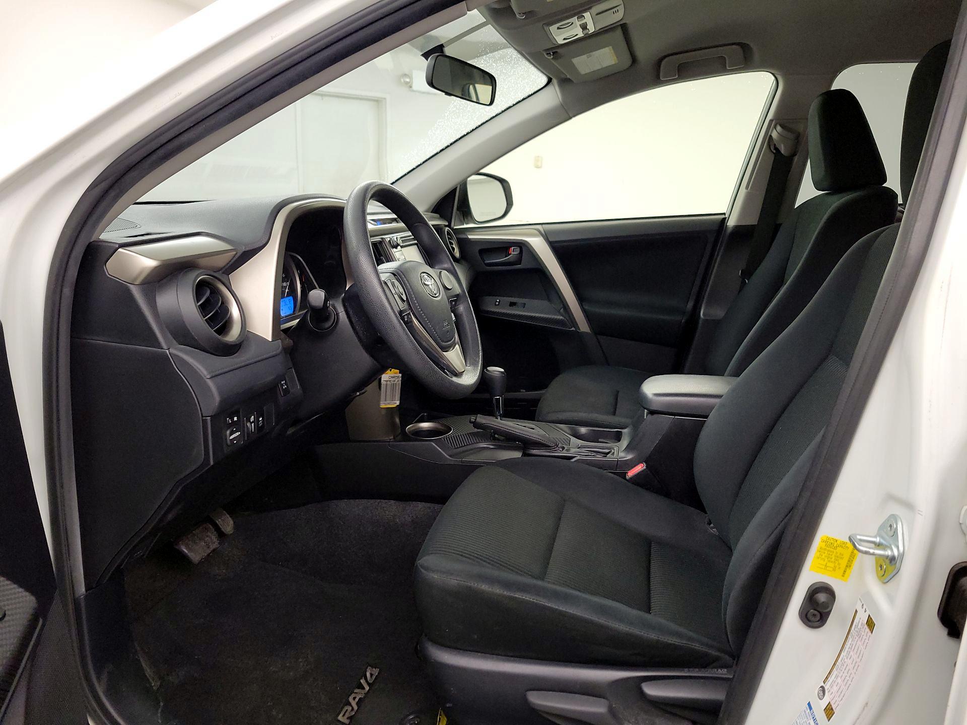 Thumbnail: 2015 Toyota RAV4 - 11