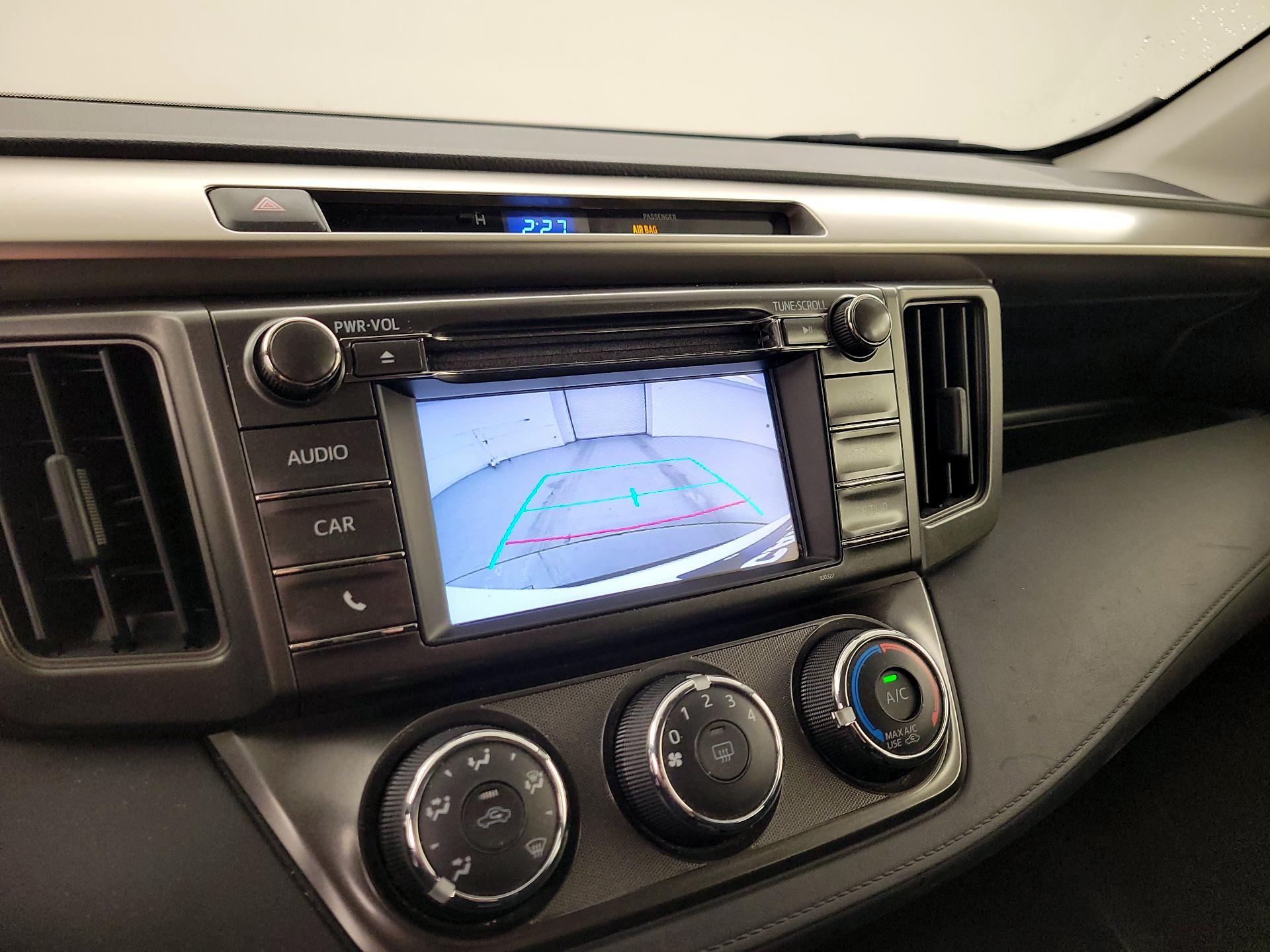 Thumbnail: 2015 Toyota RAV4 - 14