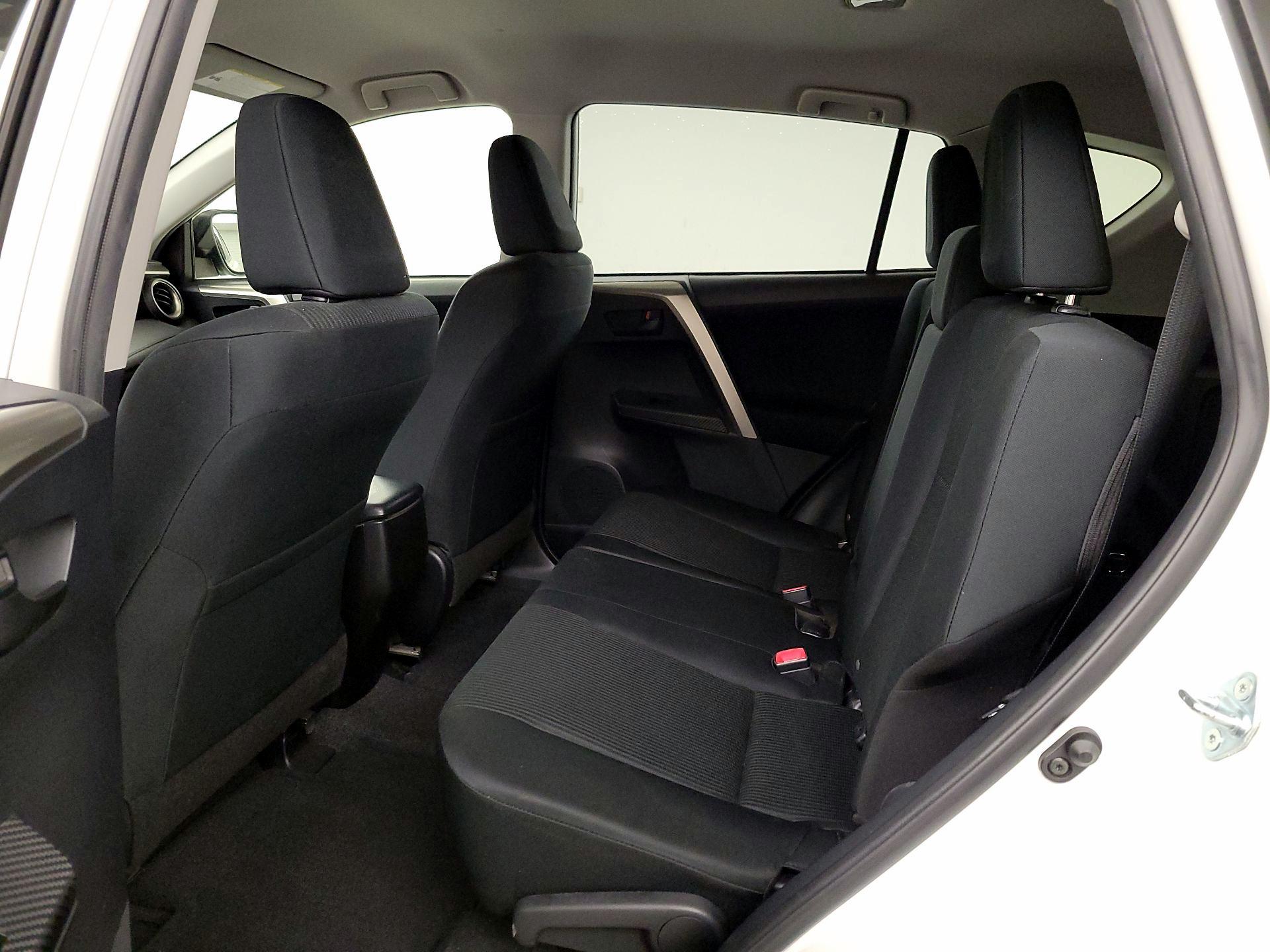 Thumbnail: 2015 Toyota RAV4 - 19