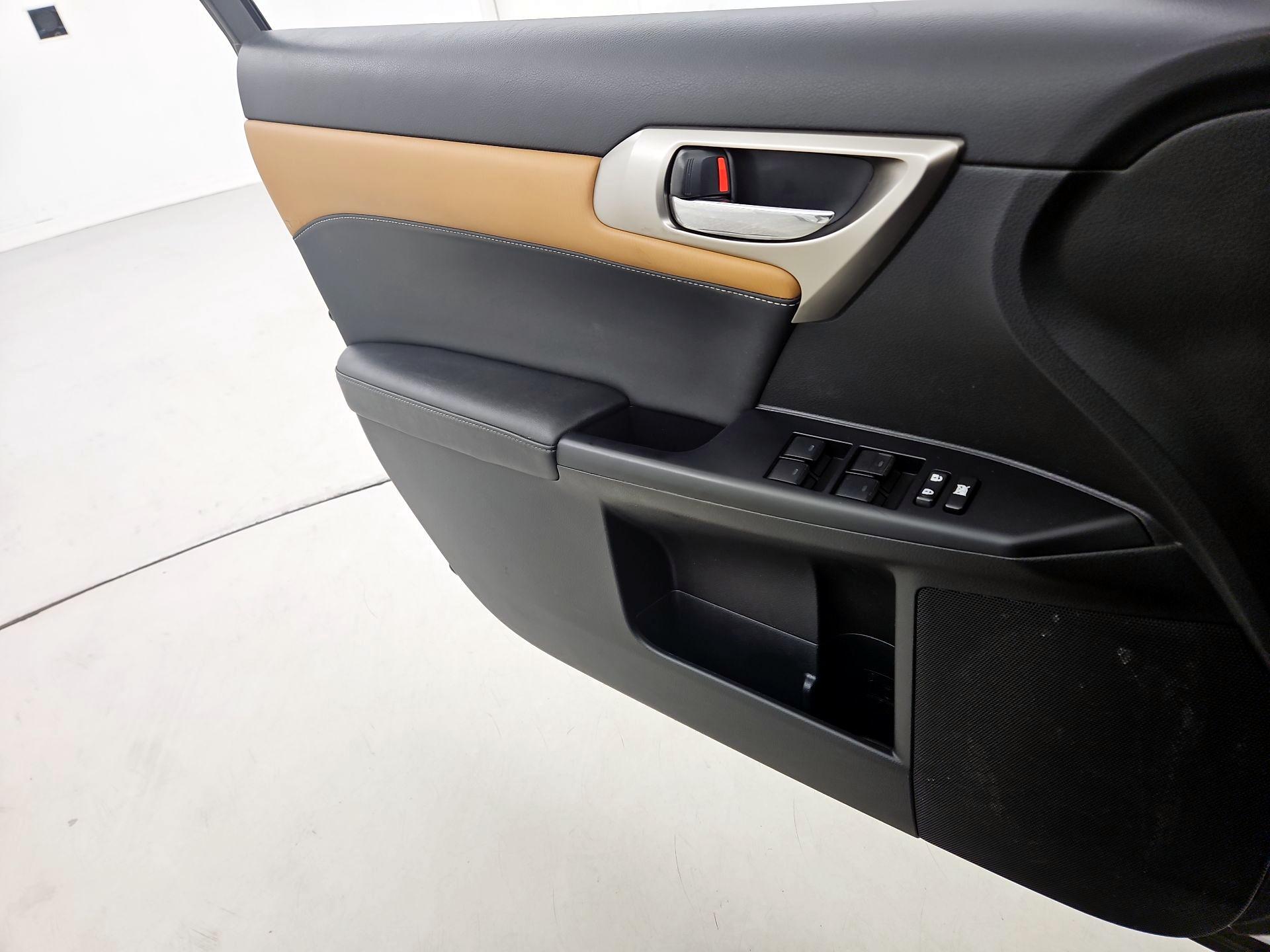 Thumbnail: 2014 Lexus CT - 12