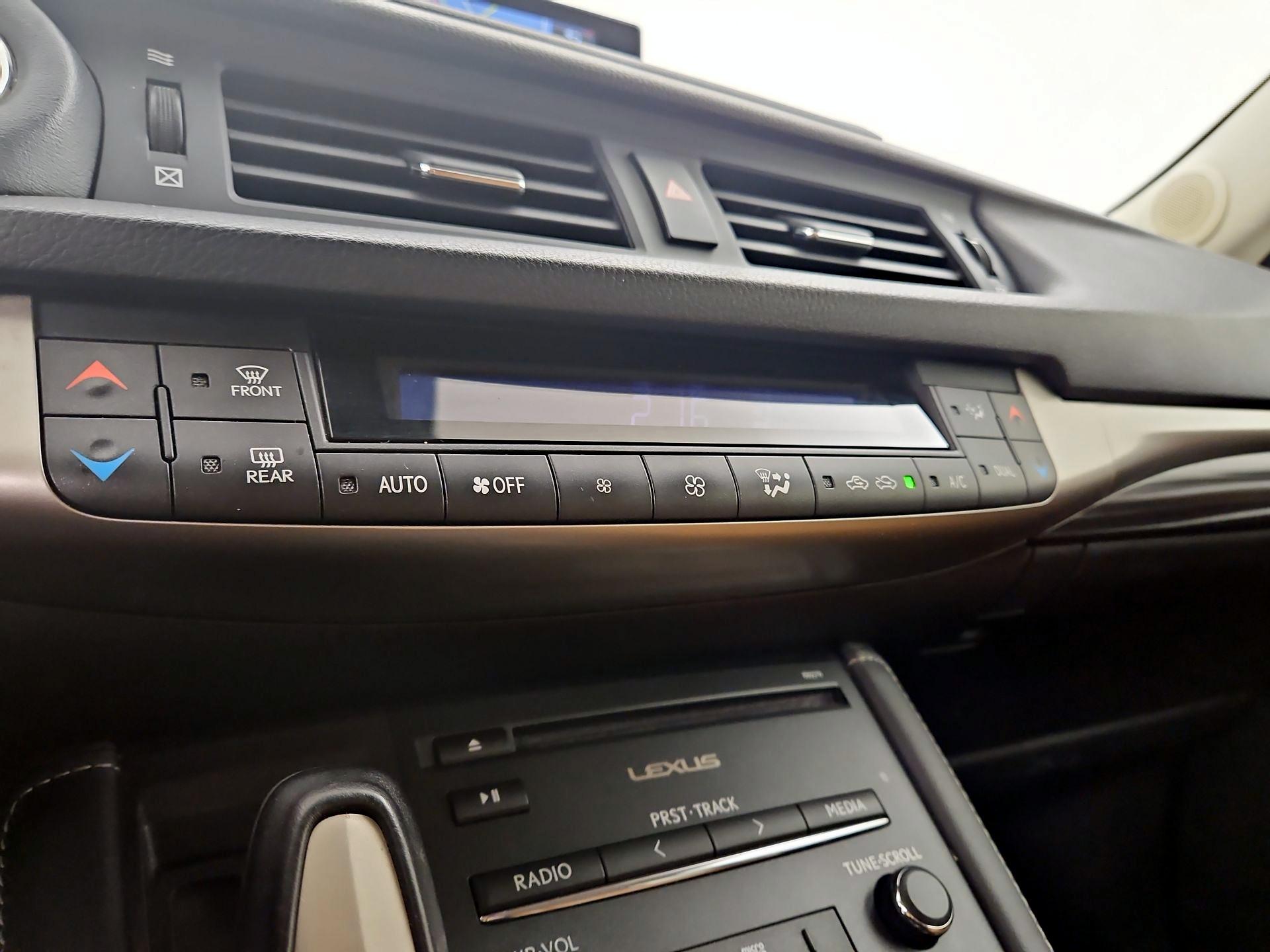 Thumbnail: 2014 Lexus CT - 17