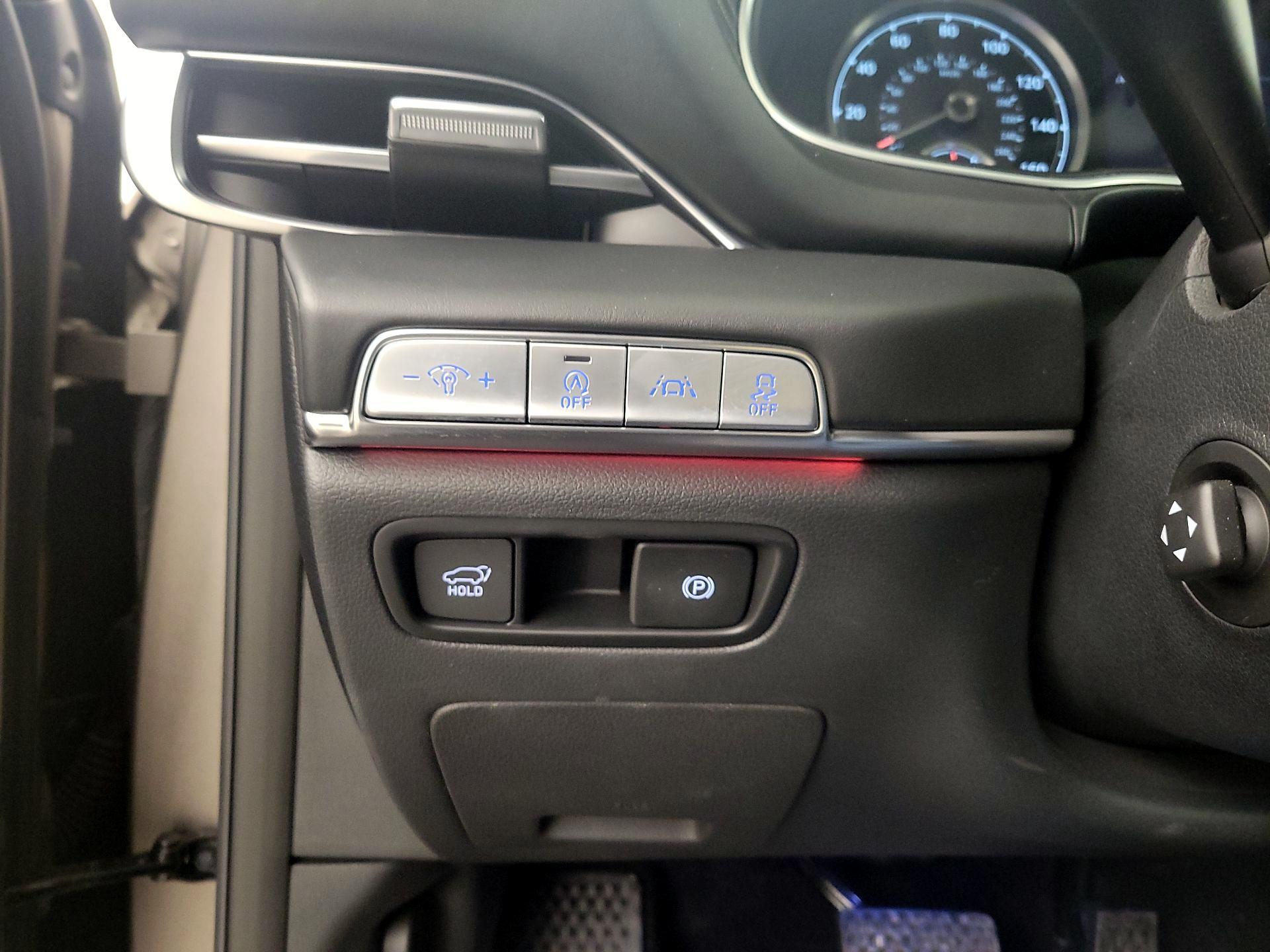 Thumbnail: 2021 Genesis GV80 - 13