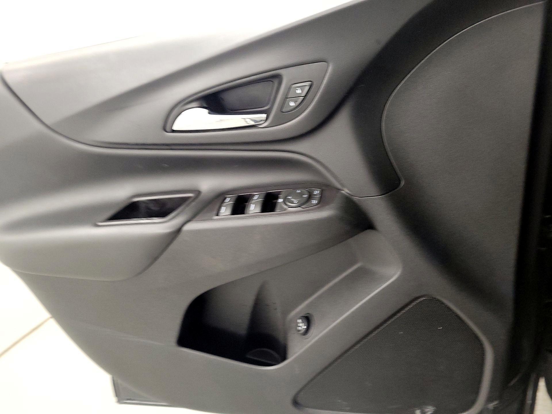 Thumbnail: 2018 Chevrolet Equinox - 12