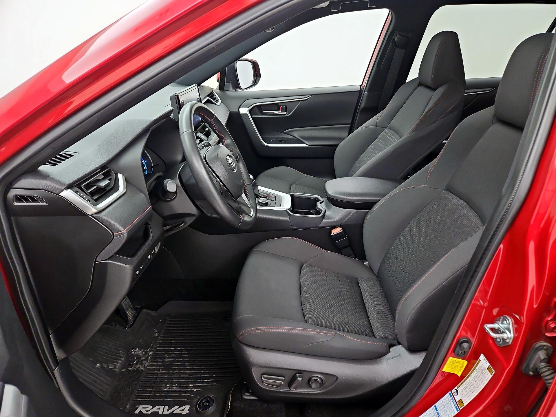 Thumbnail: 2022 Toyota RAV4 - 11