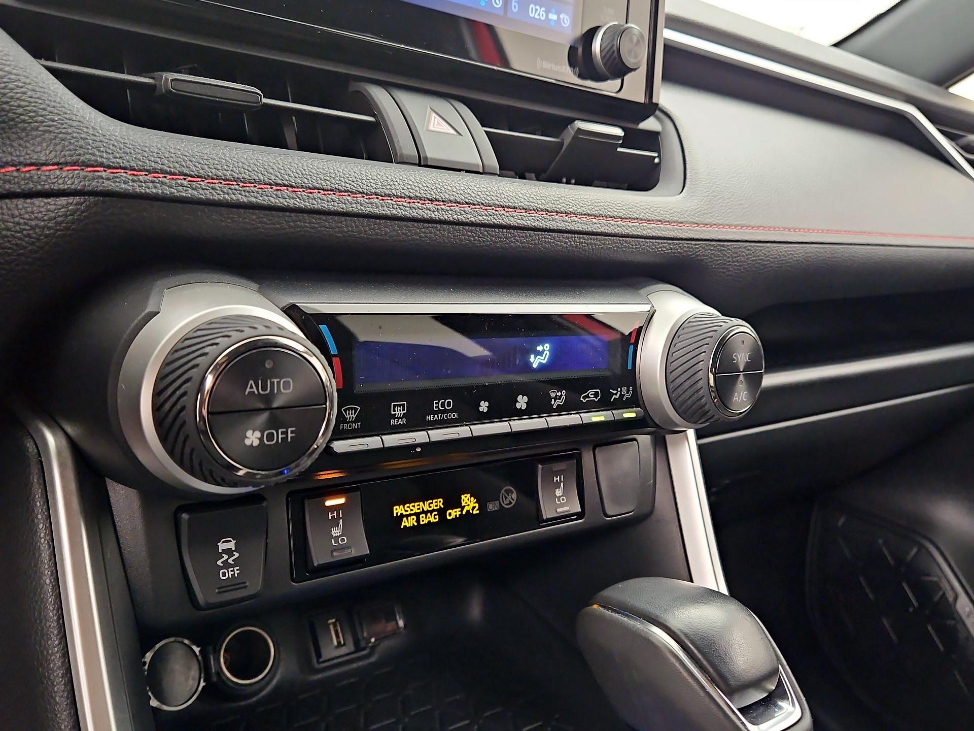 Thumbnail: 2022 Toyota RAV4 - 16