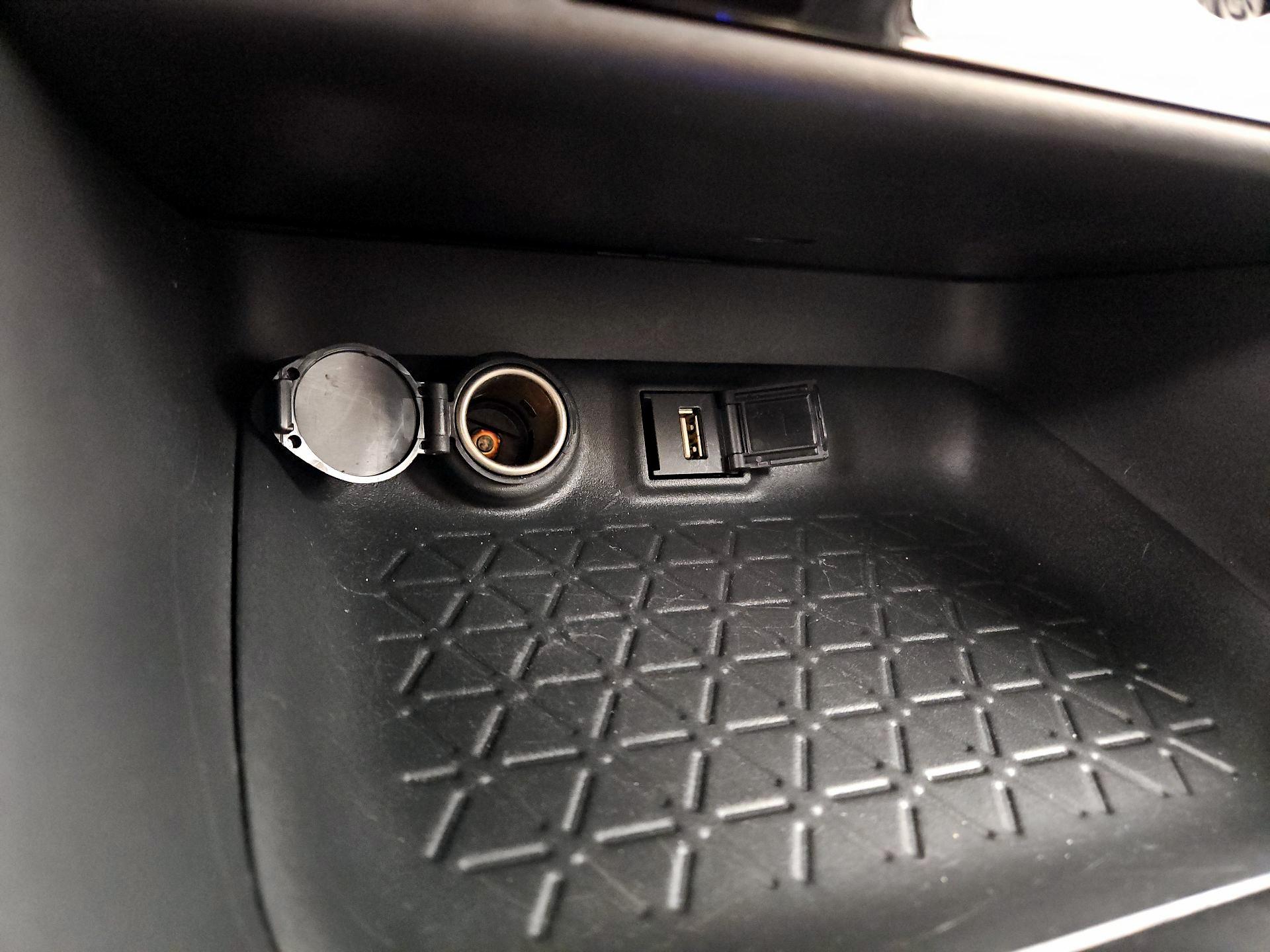 Thumbnail: 2022 Toyota RAV4 - 18