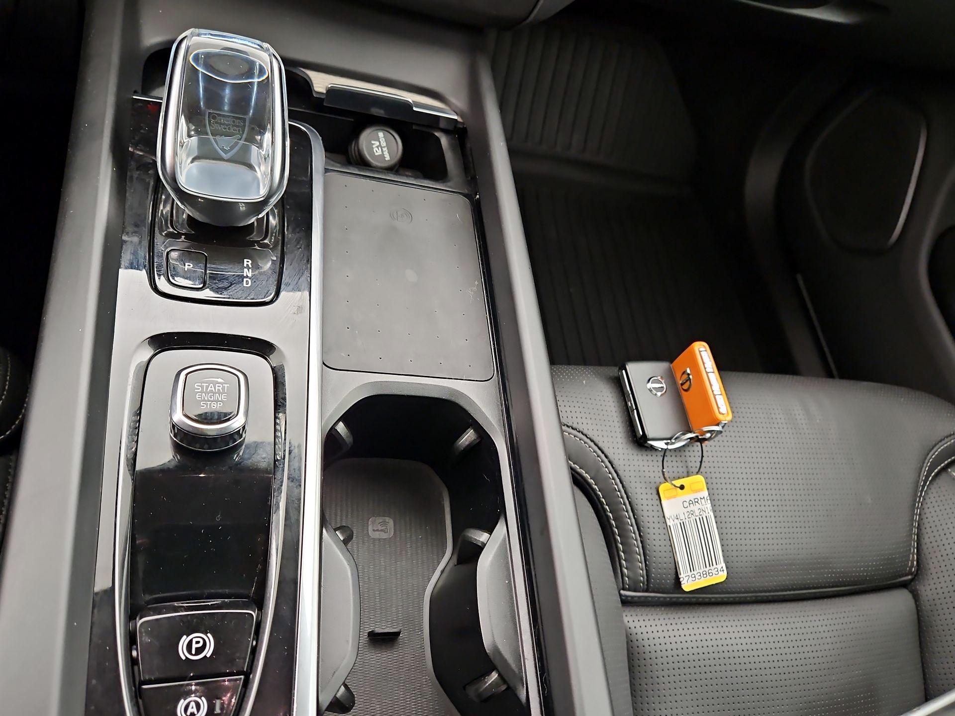 Thumbnail: 2022 Volvo XC60 - 17