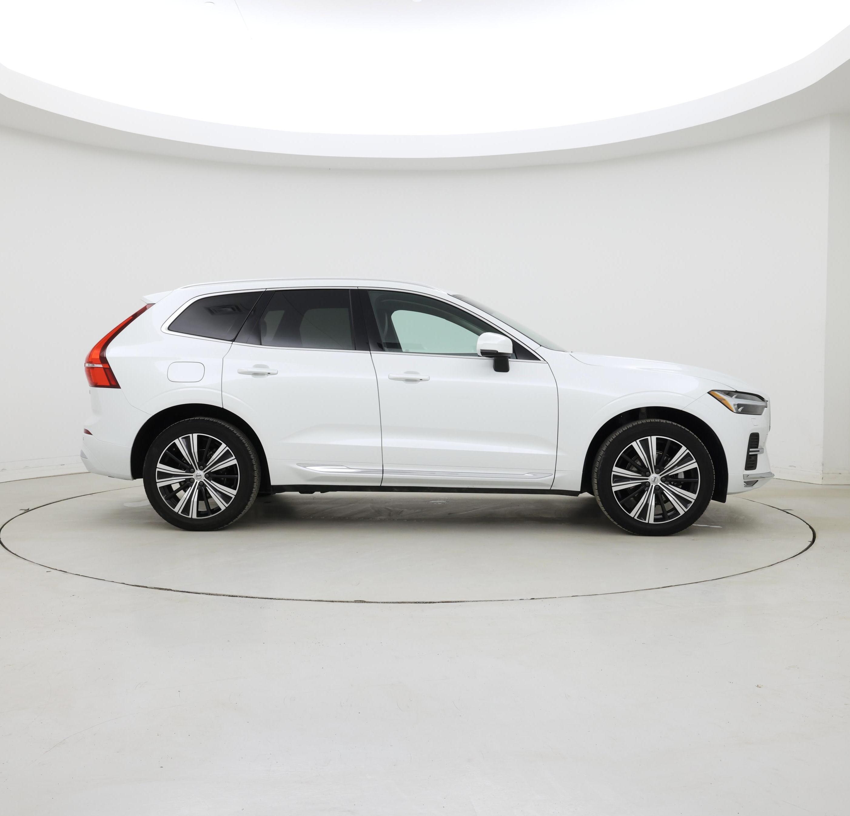 Thumbnail: 2022 Volvo XC60 - 7