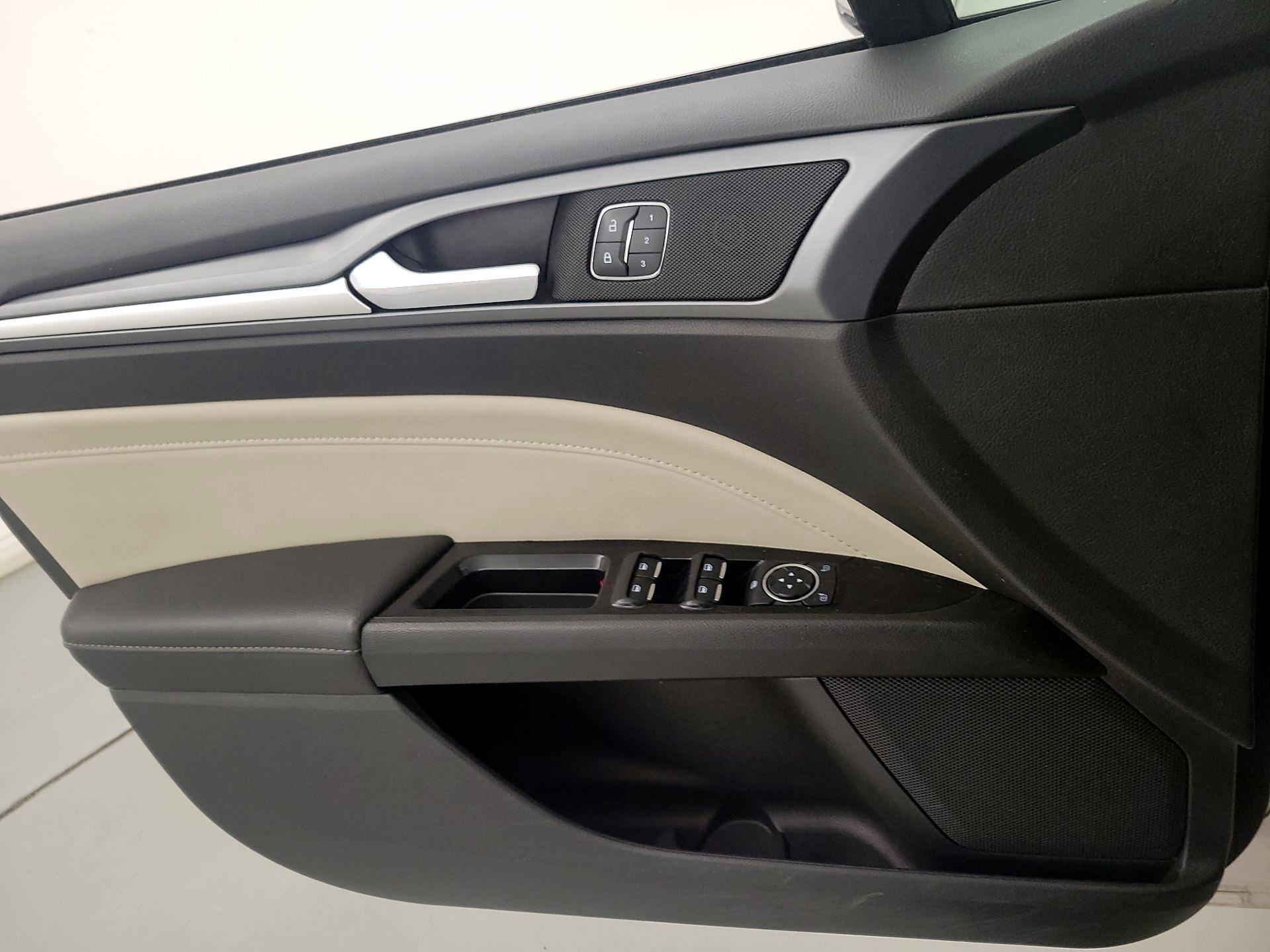 Thumbnail: 2014 Ford Fusion - 12