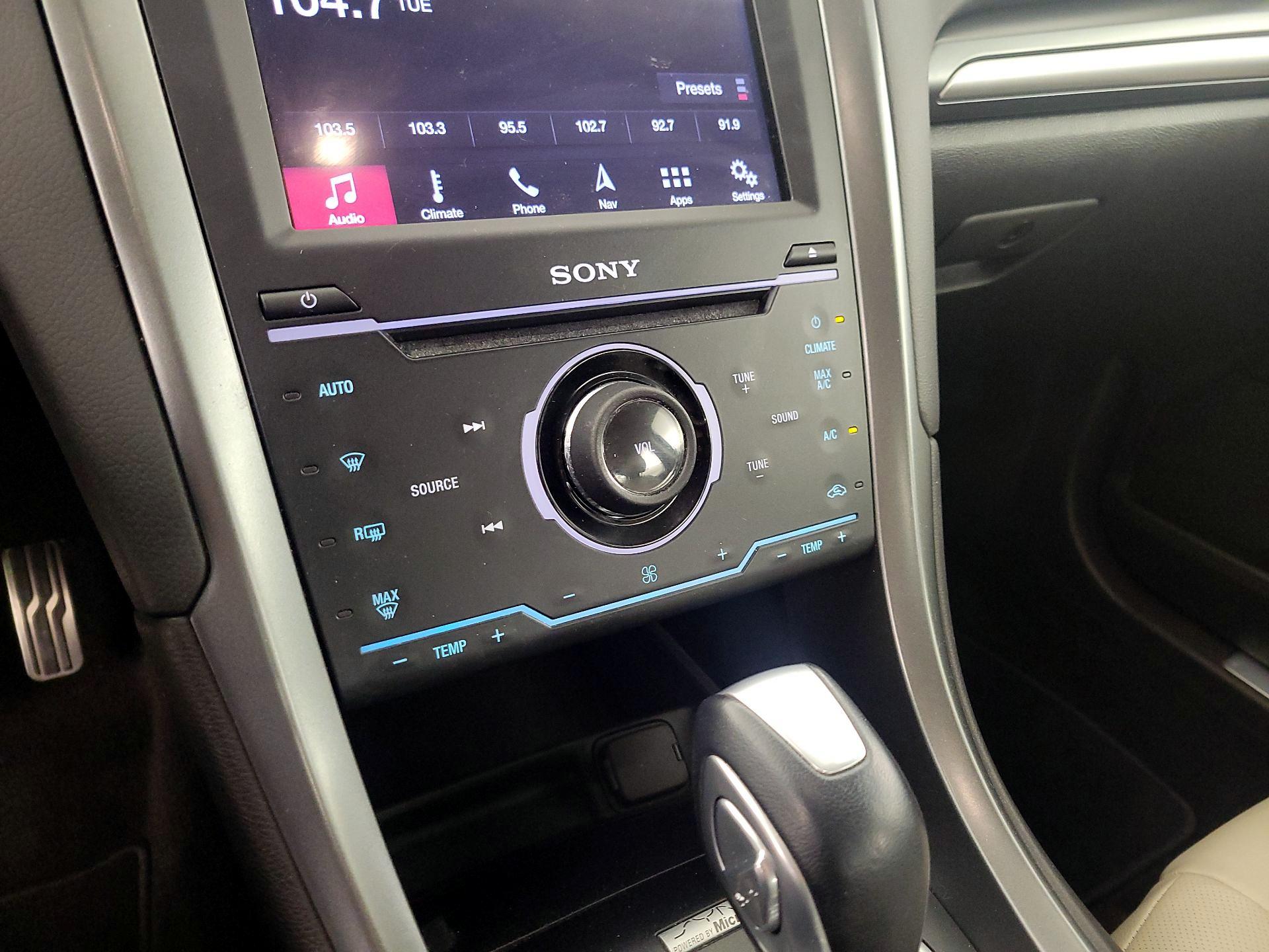 Thumbnail: 2014 Ford Fusion - 17