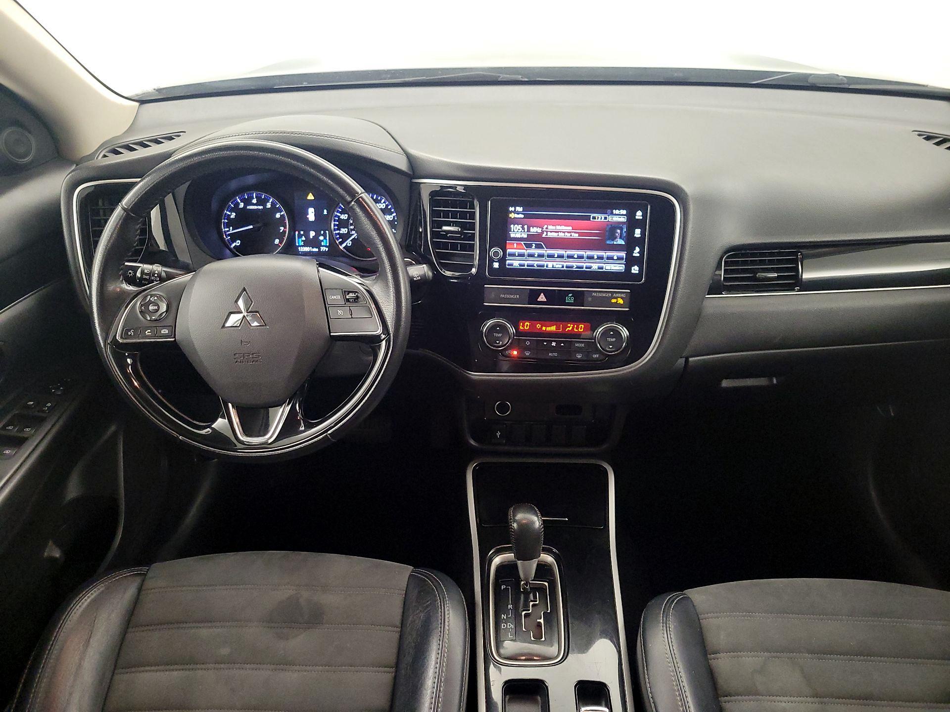 Thumbnail: 2019 Mitsubishi Outlander - 9