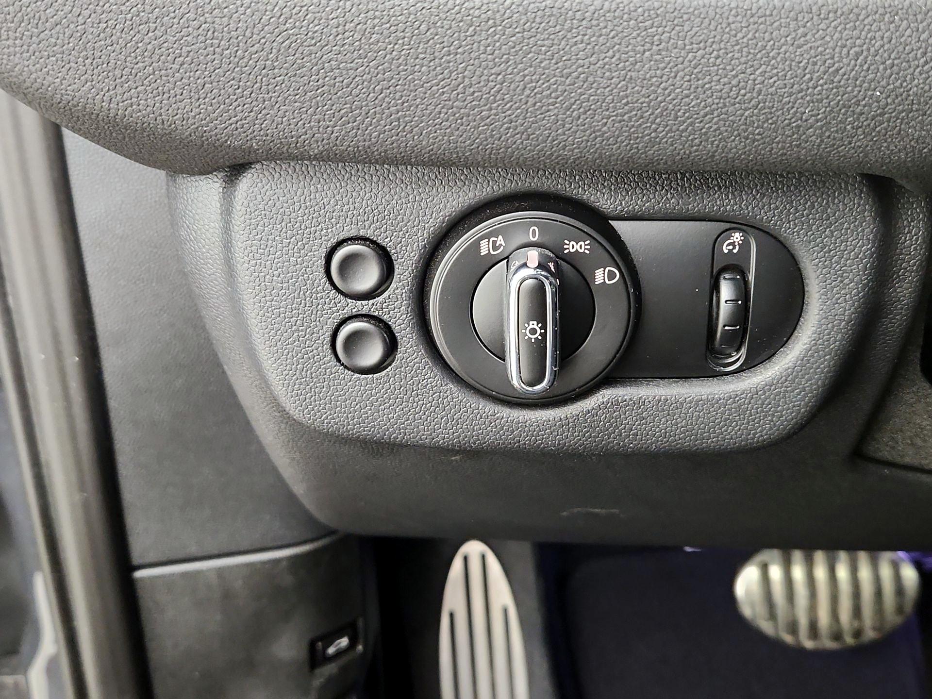 Thumbnail: 2020 MINI Cooper Clubman - 13