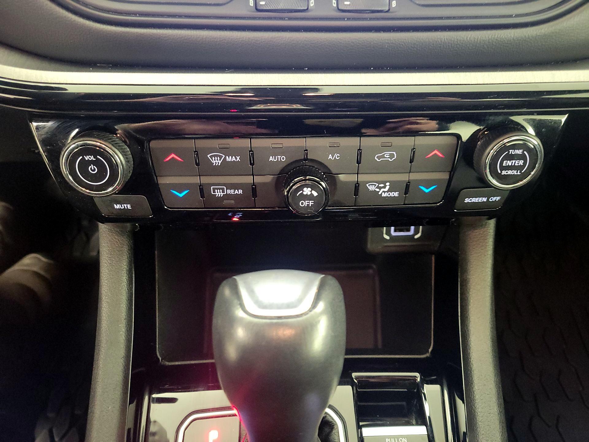 Thumbnail: 2024 Jeep Compass - 17