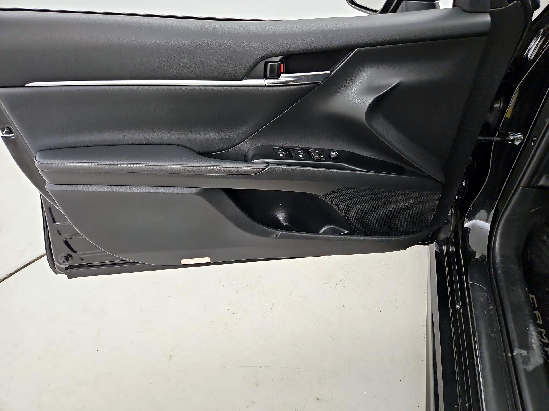 Thumbnail: 2020 Toyota Camry - 12