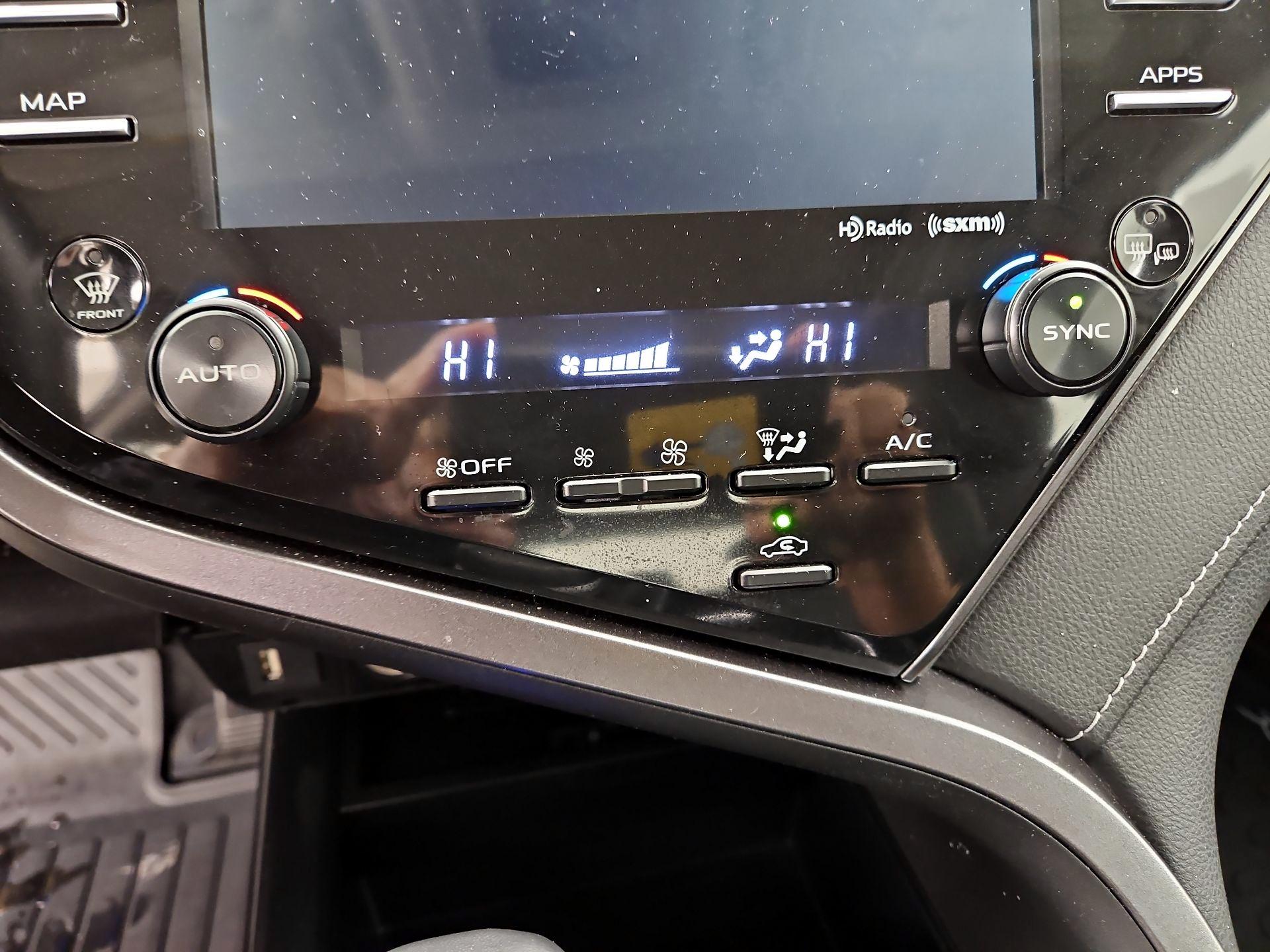 Thumbnail: 2020 Toyota Camry - 17