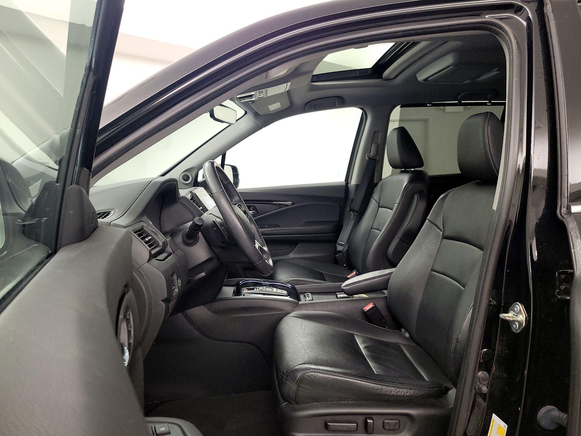 Thumbnail: 2020 Honda Pilot - 11