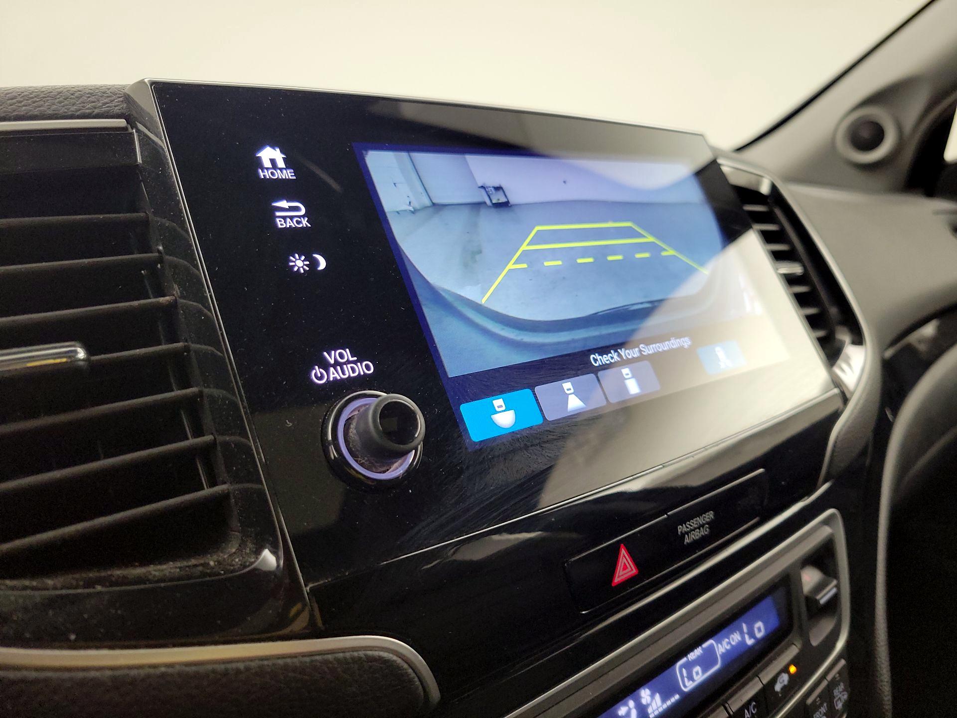 Thumbnail: 2020 Honda Pilot - 15