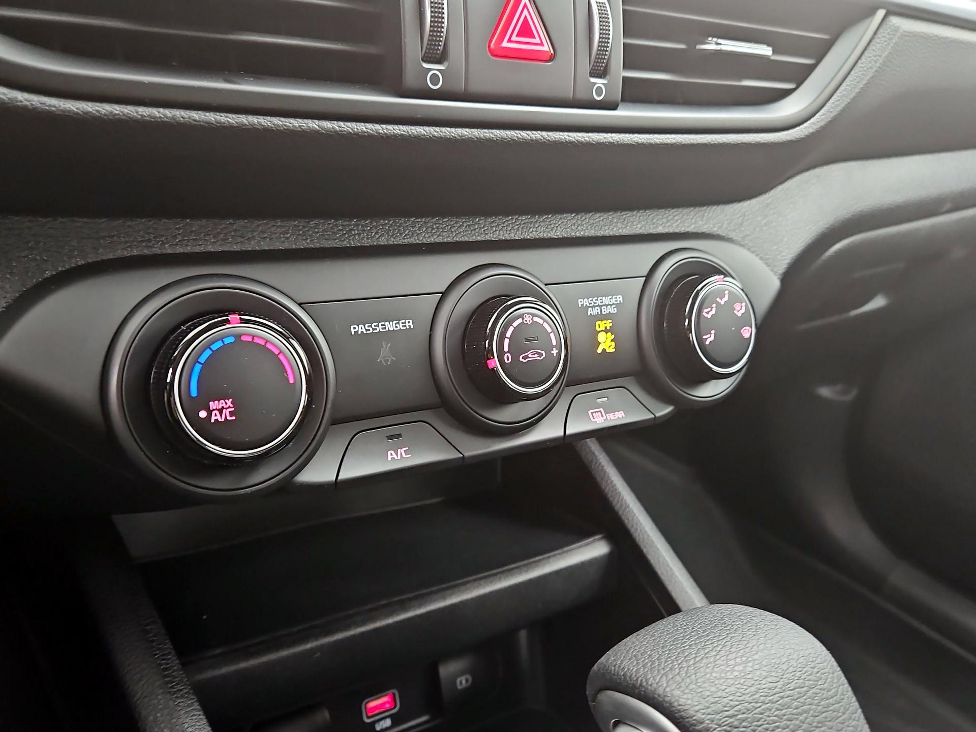 Thumbnail: 2024 Kia Forte - 16