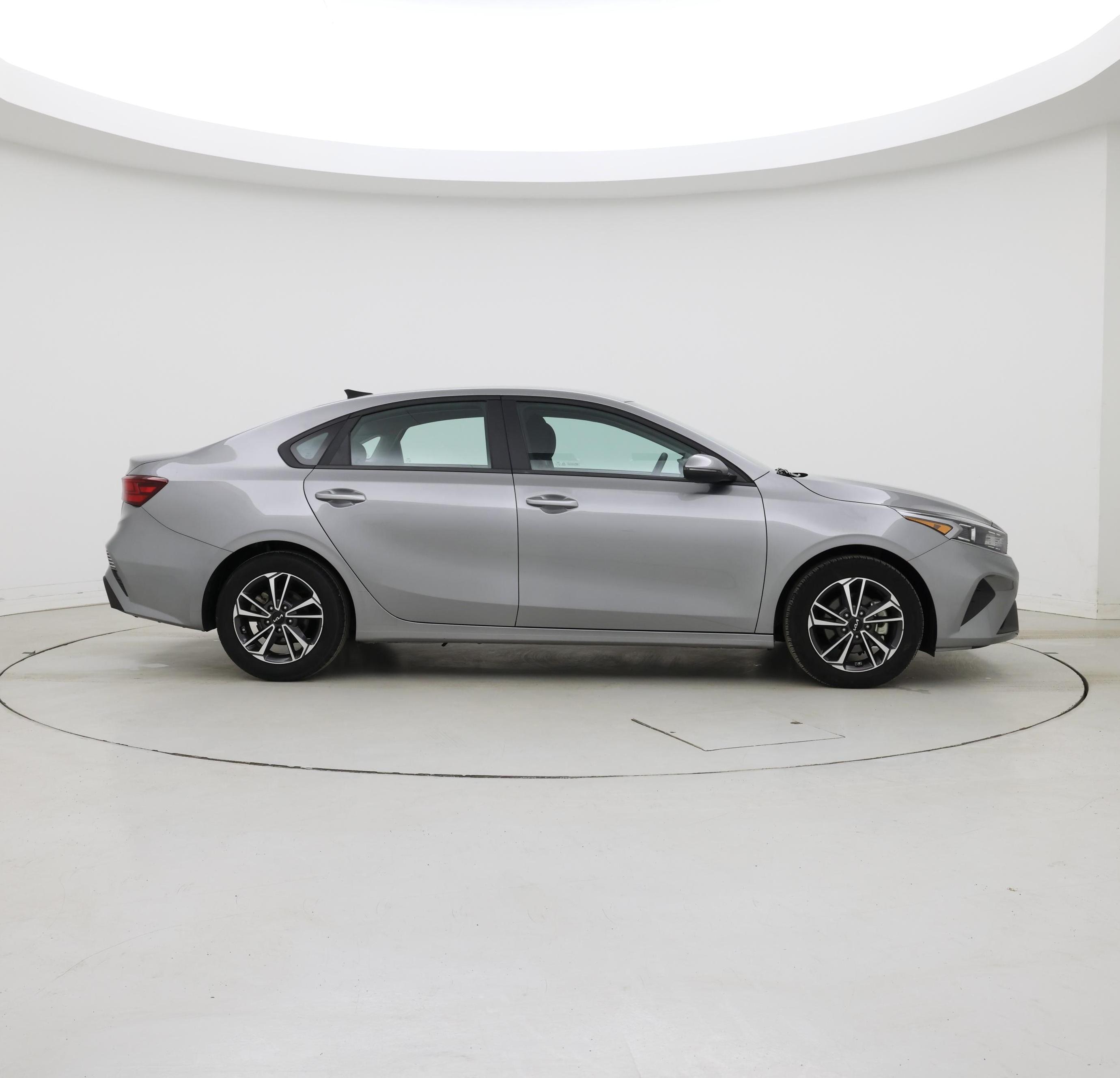 Thumbnail: 2024 Kia Forte - 7