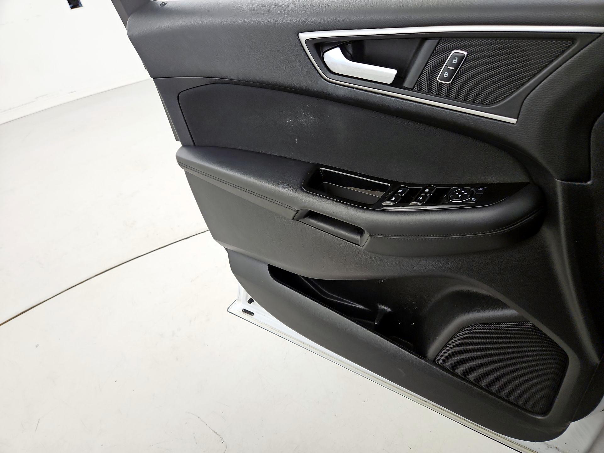 Thumbnail: 2015 Ford Edge - 12