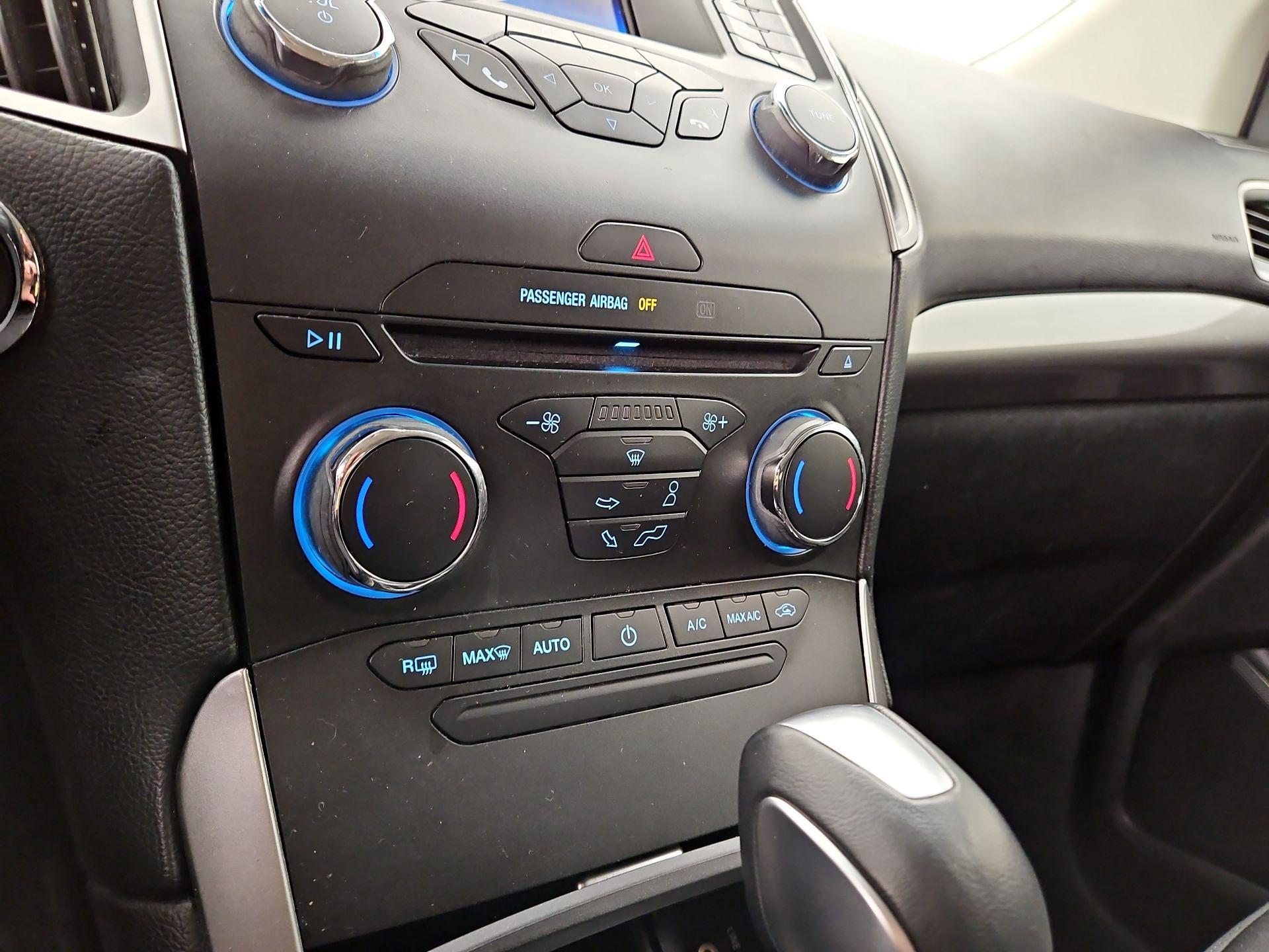 Thumbnail: 2015 Ford Edge - 16