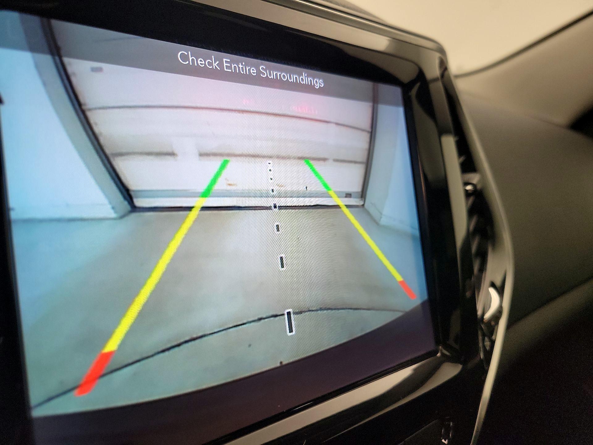 Thumbnail: 2019 Jeep Cherokee - 15