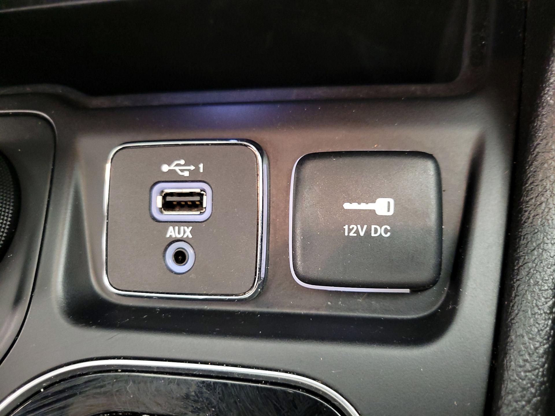 Thumbnail: 2019 Jeep Cherokee - 19