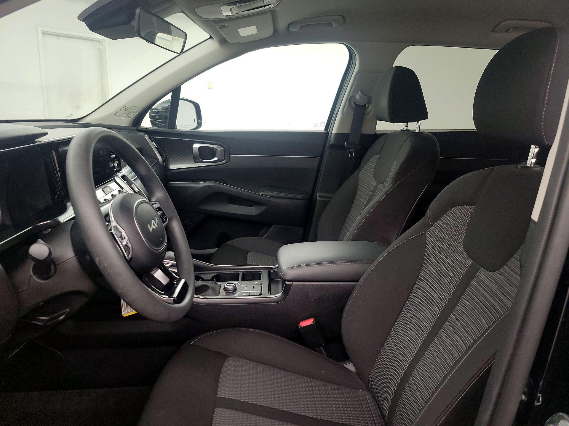 Thumbnail: 2023 Kia Sorento - 11