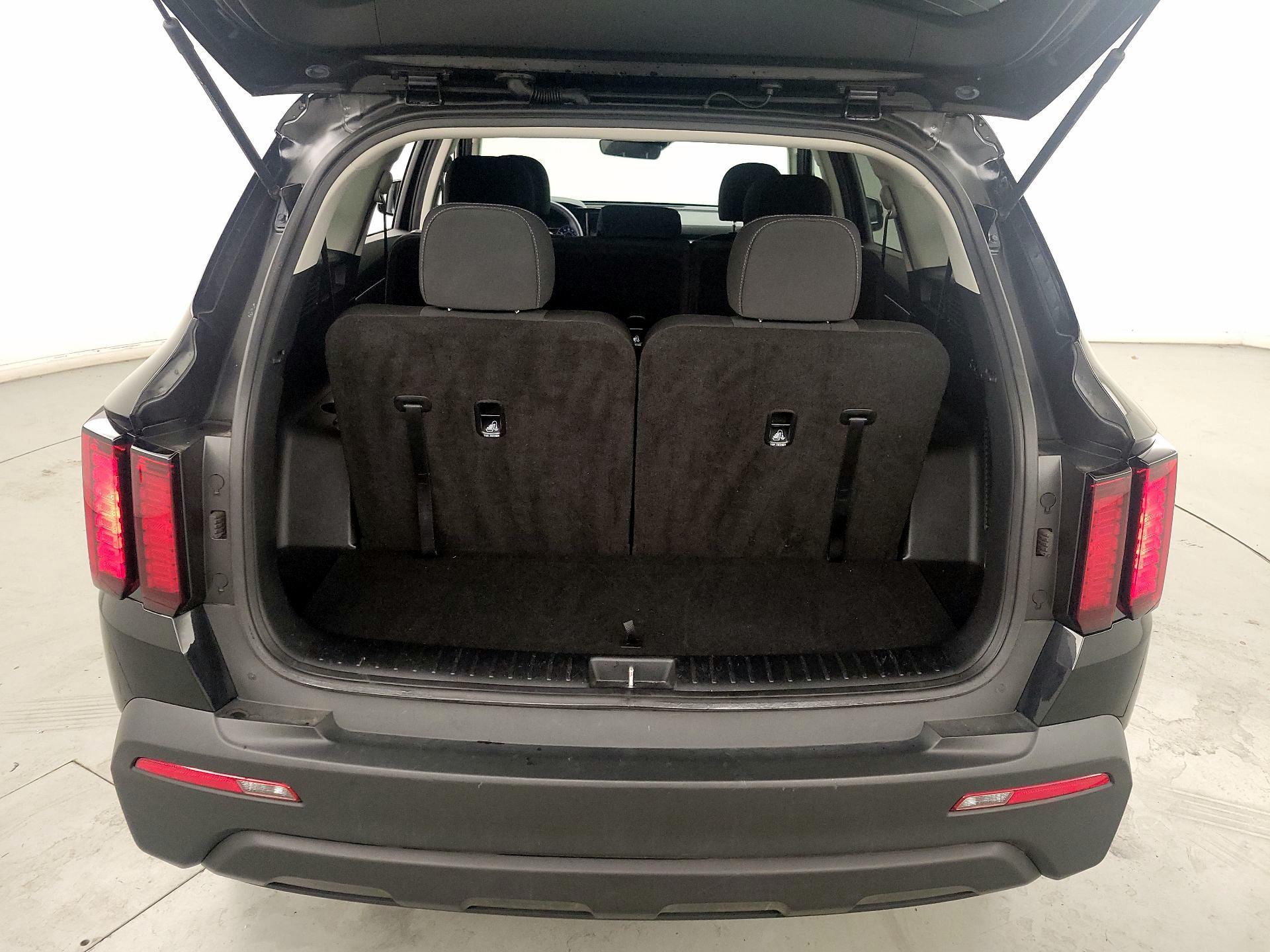 Thumbnail: 2023 Kia Sorento - 20