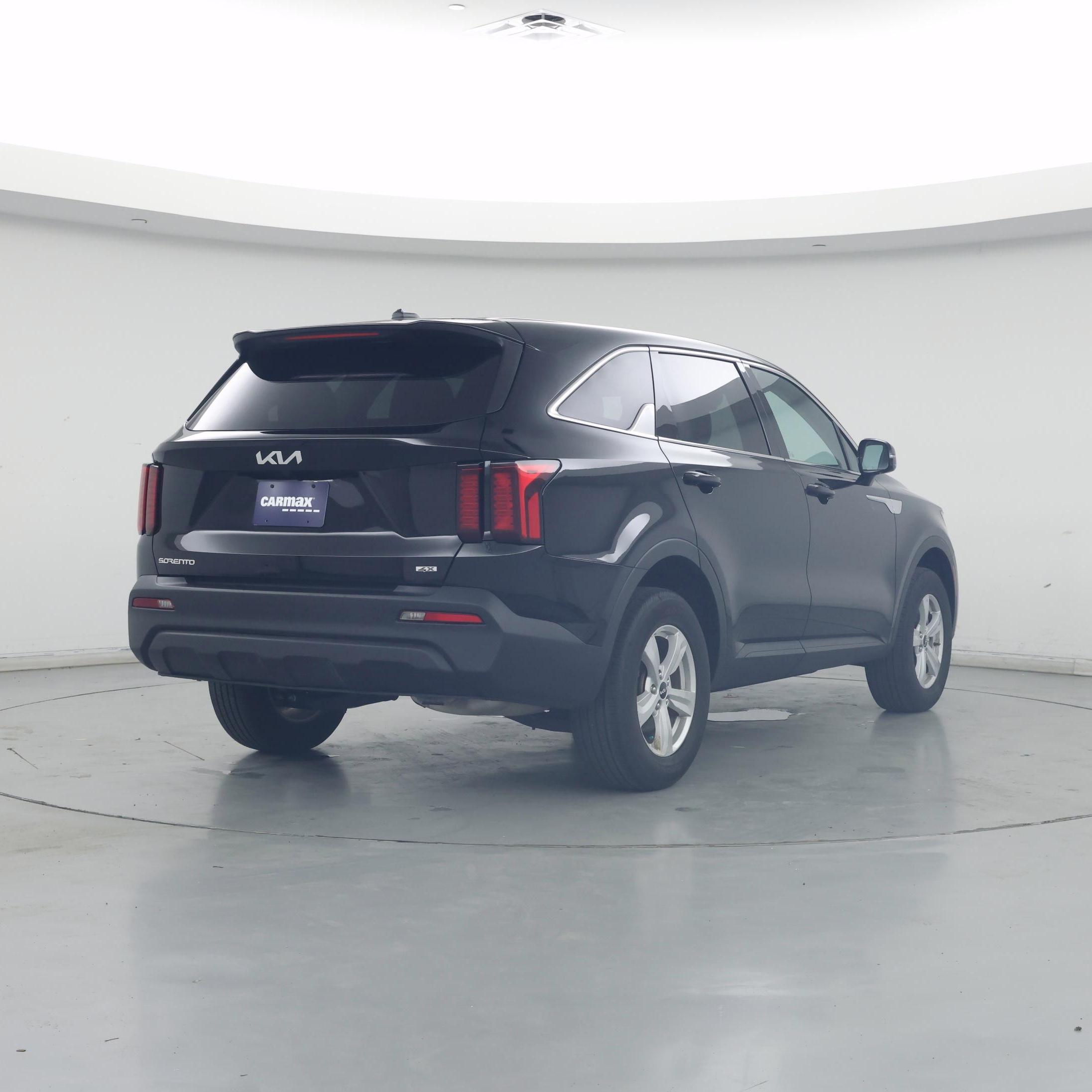 Thumbnail: 2023 Kia Sorento - 8