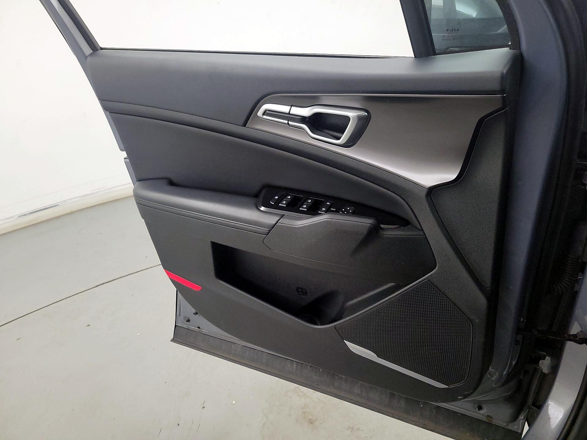 Thumbnail: 2023 Kia Sportage - 12