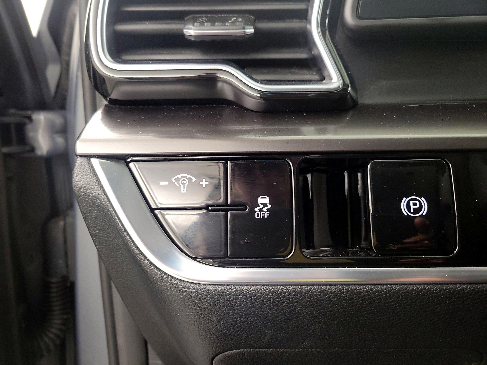 Thumbnail: 2023 Kia Sportage - 13