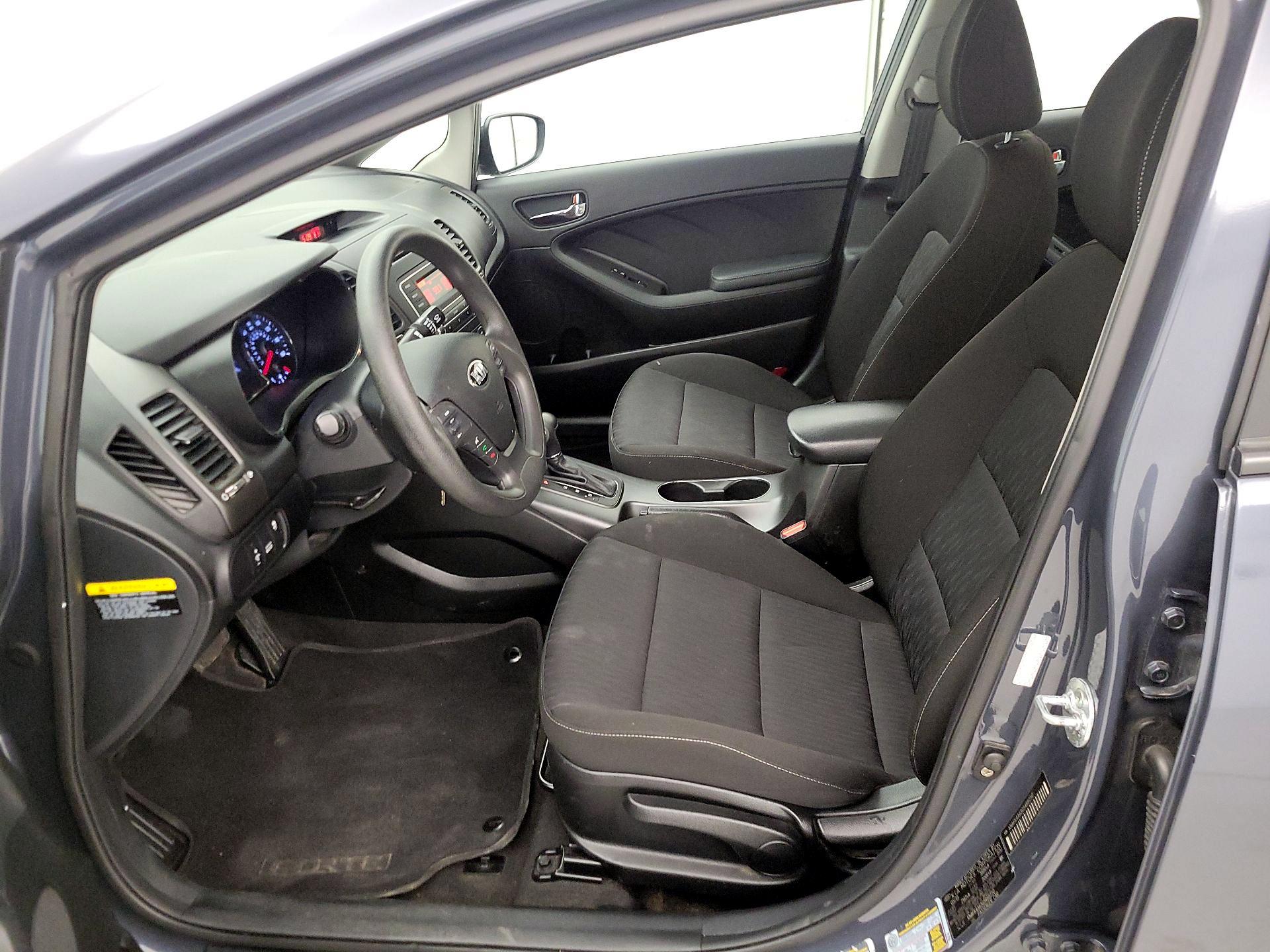 Thumbnail: 2016 Kia Forte - 11