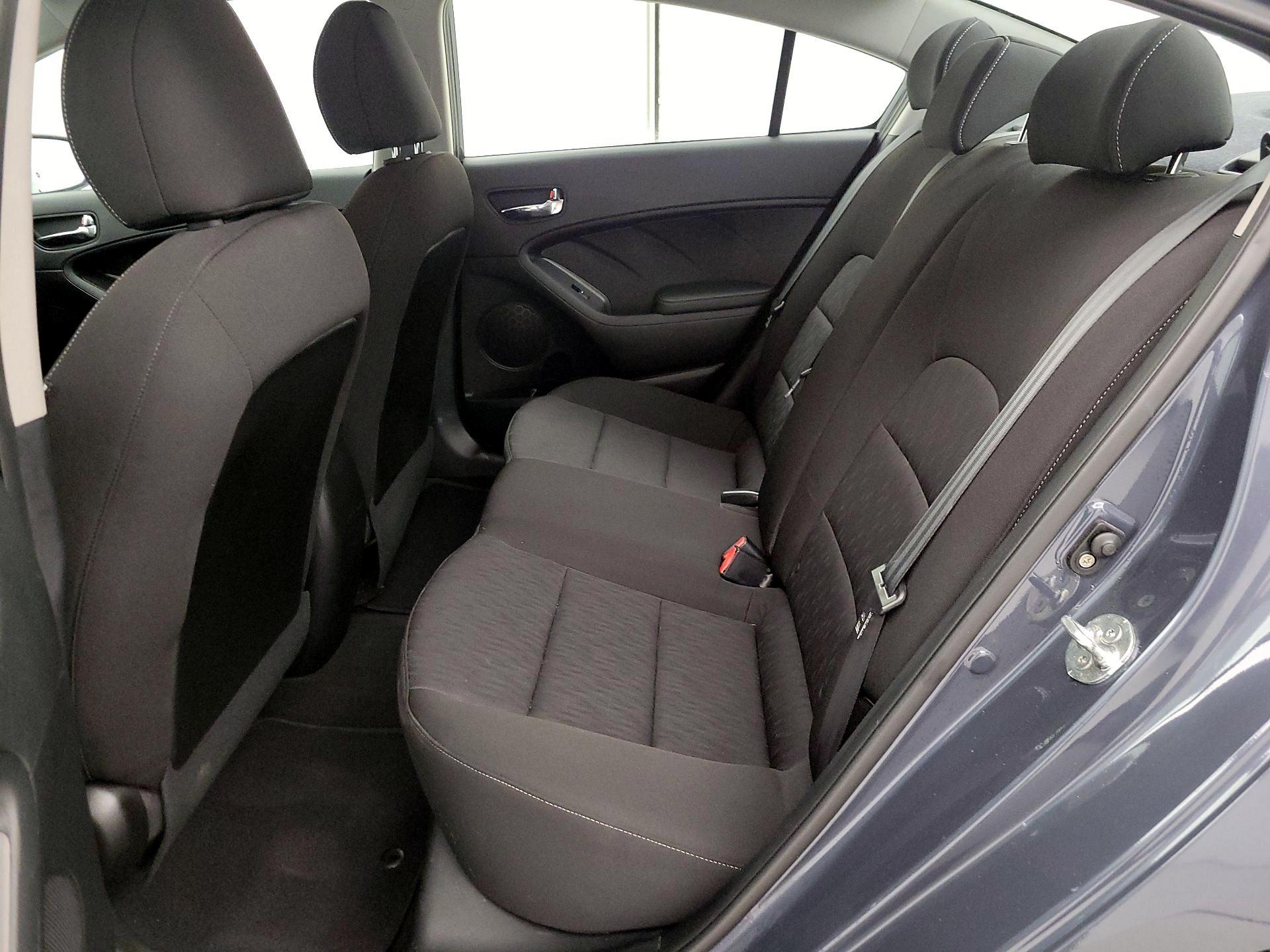 Thumbnail: 2016 Kia Forte - 18