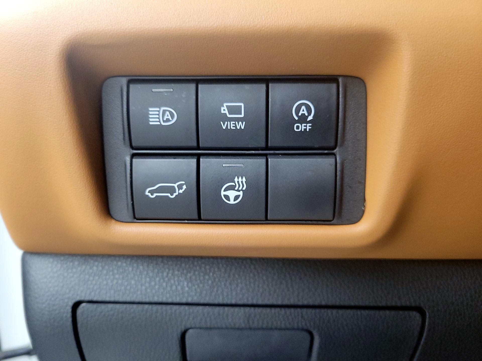 Thumbnail: 2023 Toyota Highlander - 13