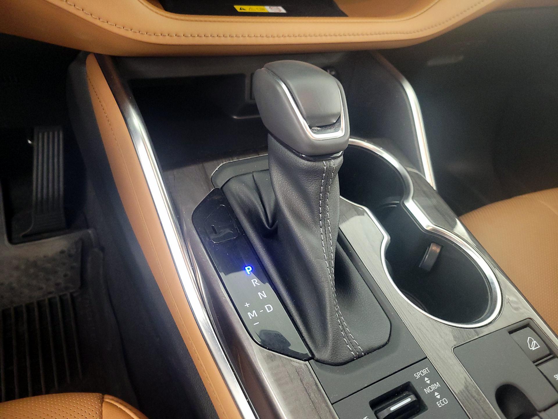 Thumbnail: 2023 Toyota Highlander - 18