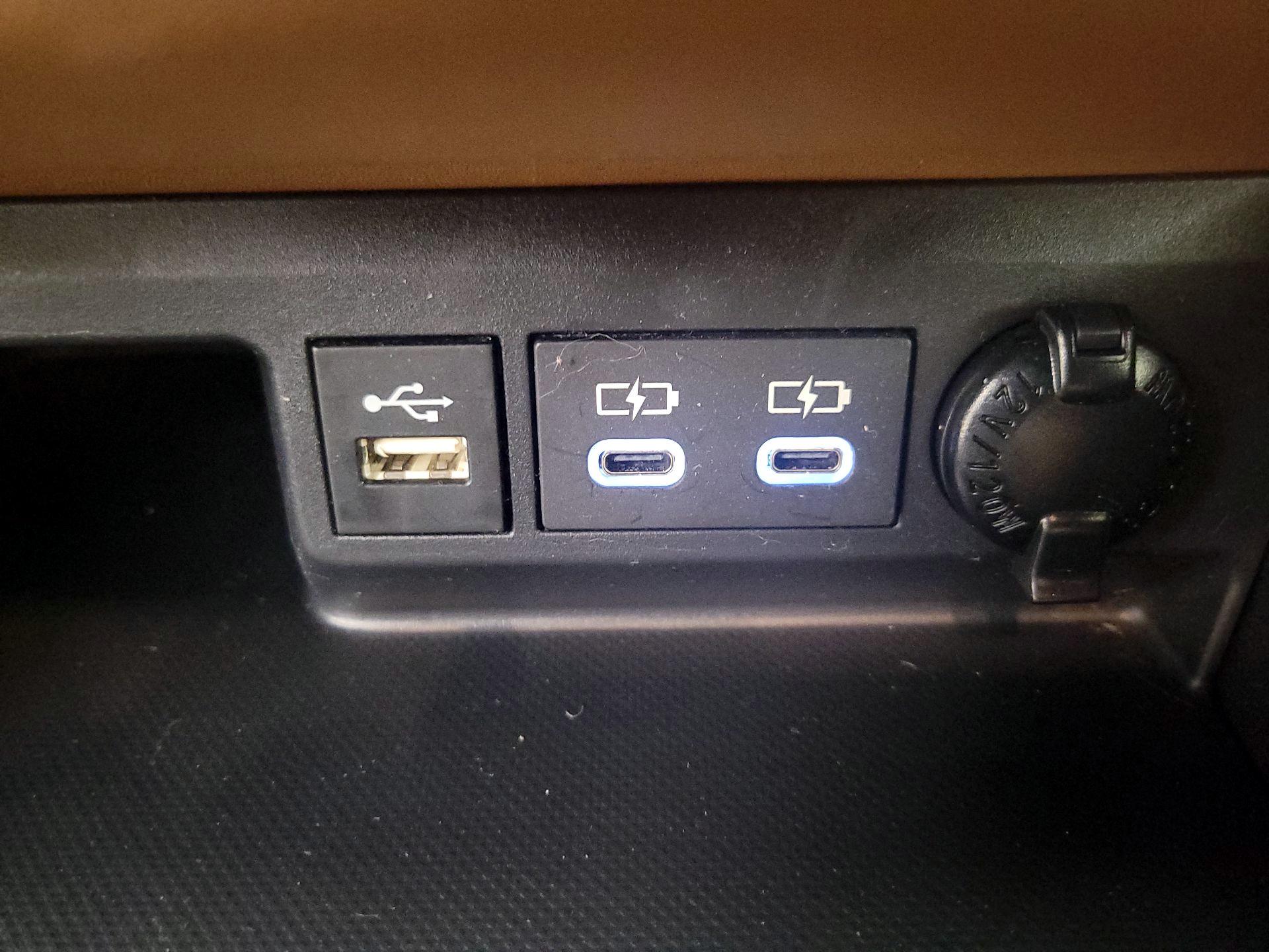 Thumbnail: 2023 Toyota Highlander - 19