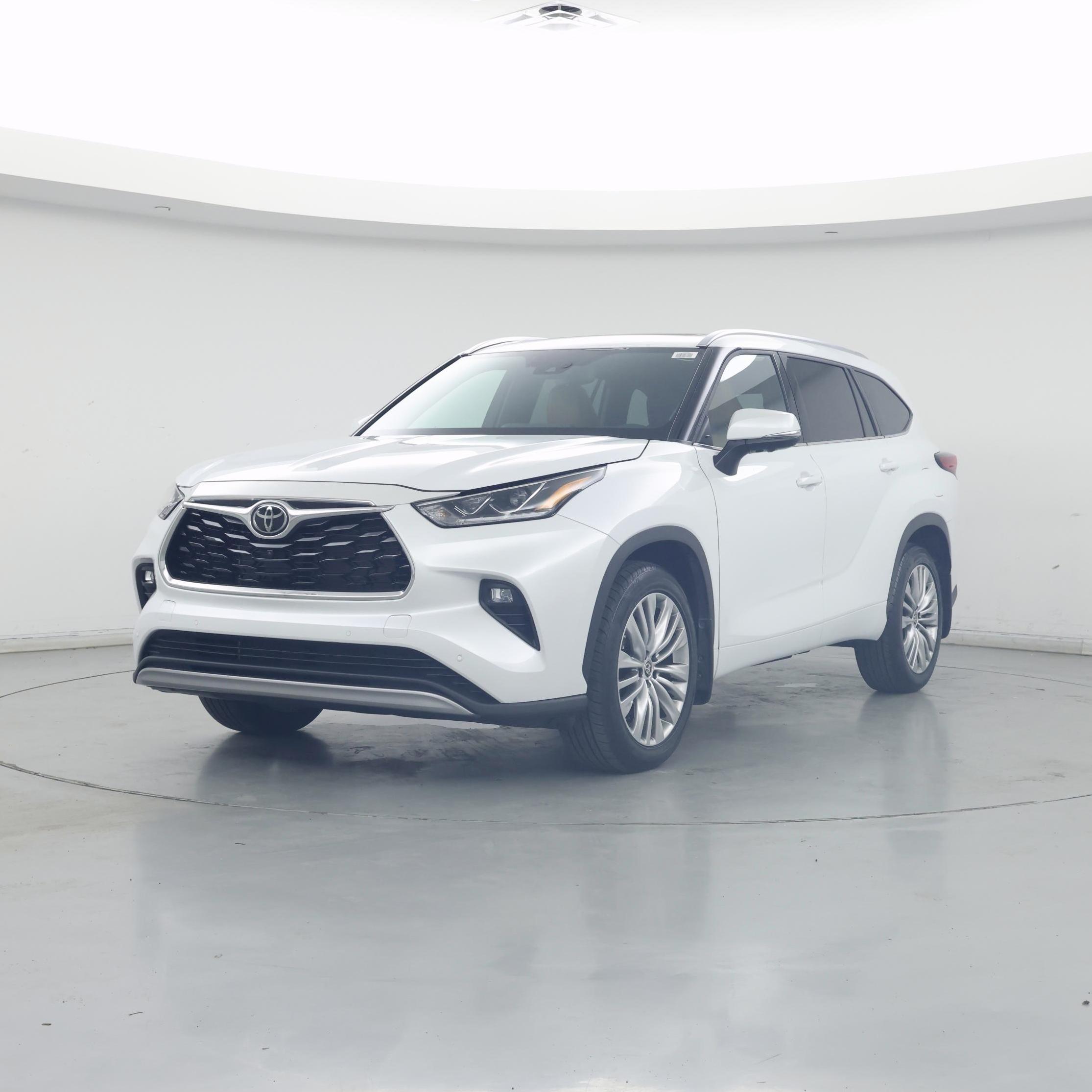 Thumbnail: 2023 Toyota Highlander - 4