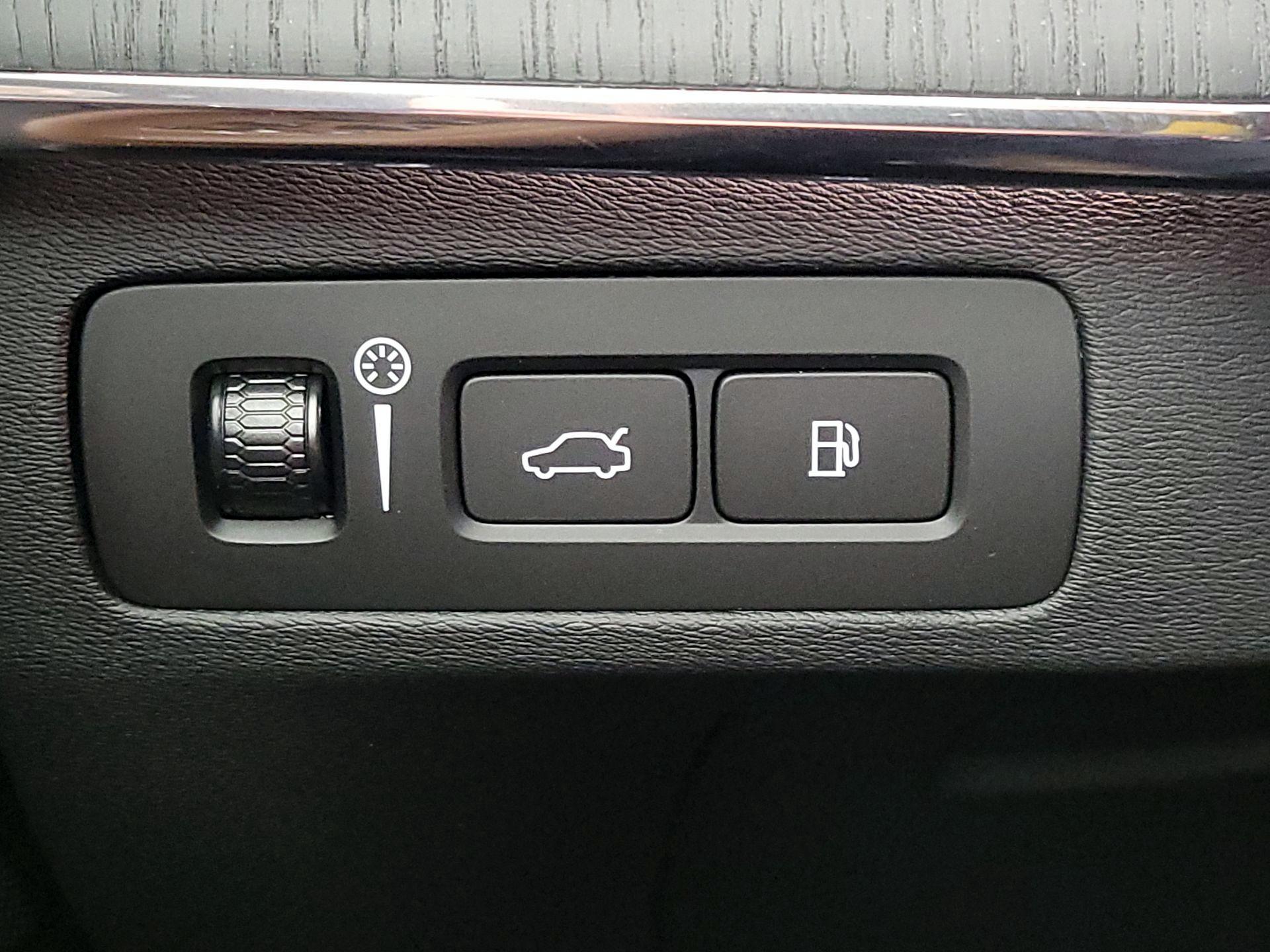 Thumbnail: 2021 Volvo XC90 - 13