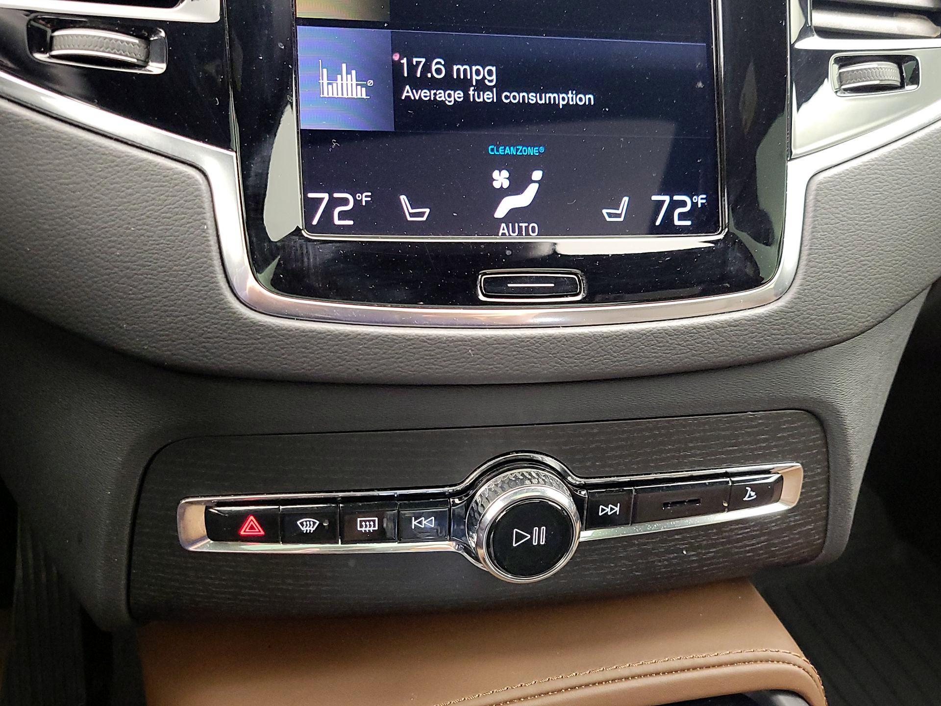 Thumbnail: 2021 Volvo XC90 - 17