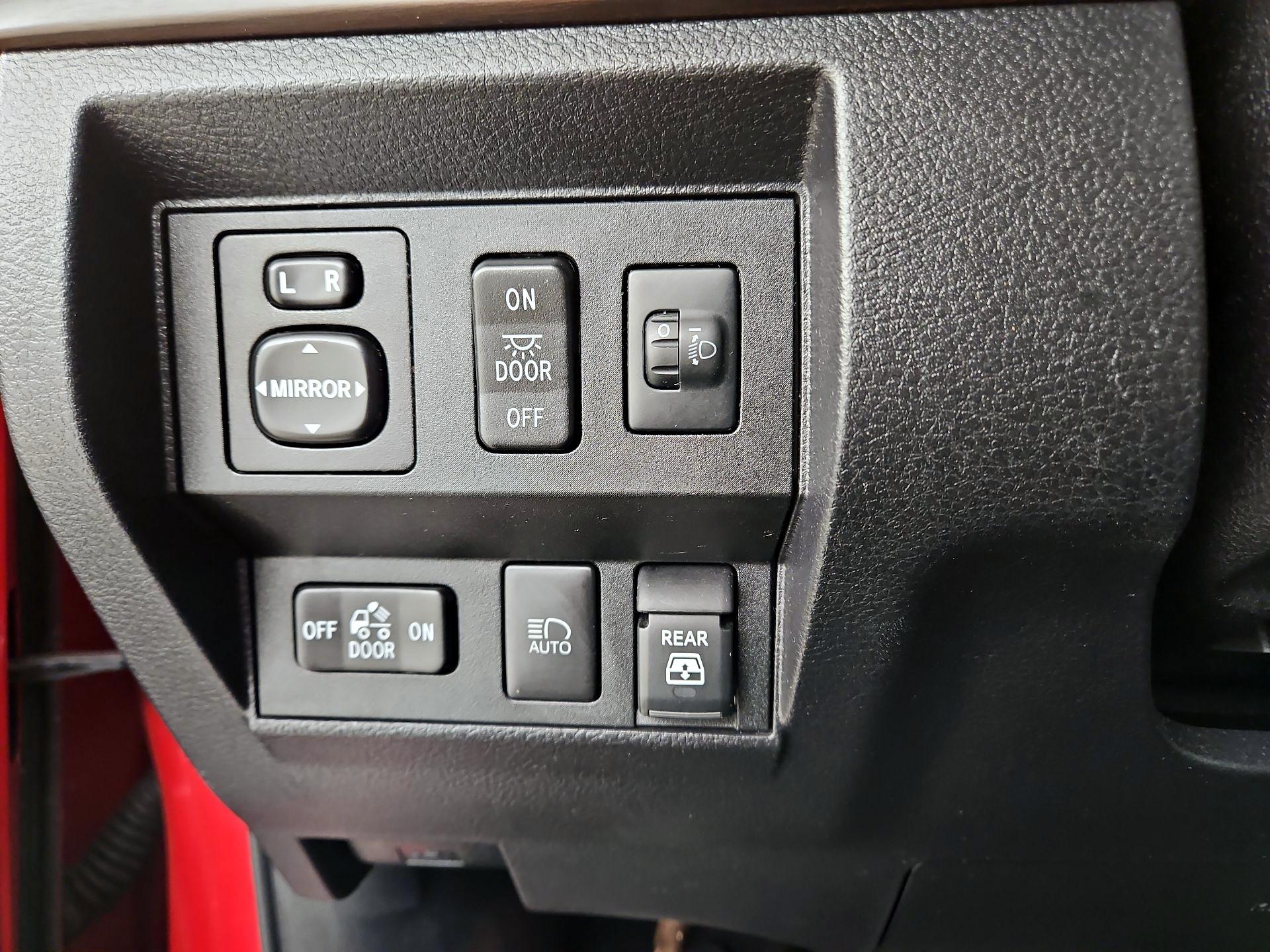 Thumbnail: 2021 Toyota Tundra - 13