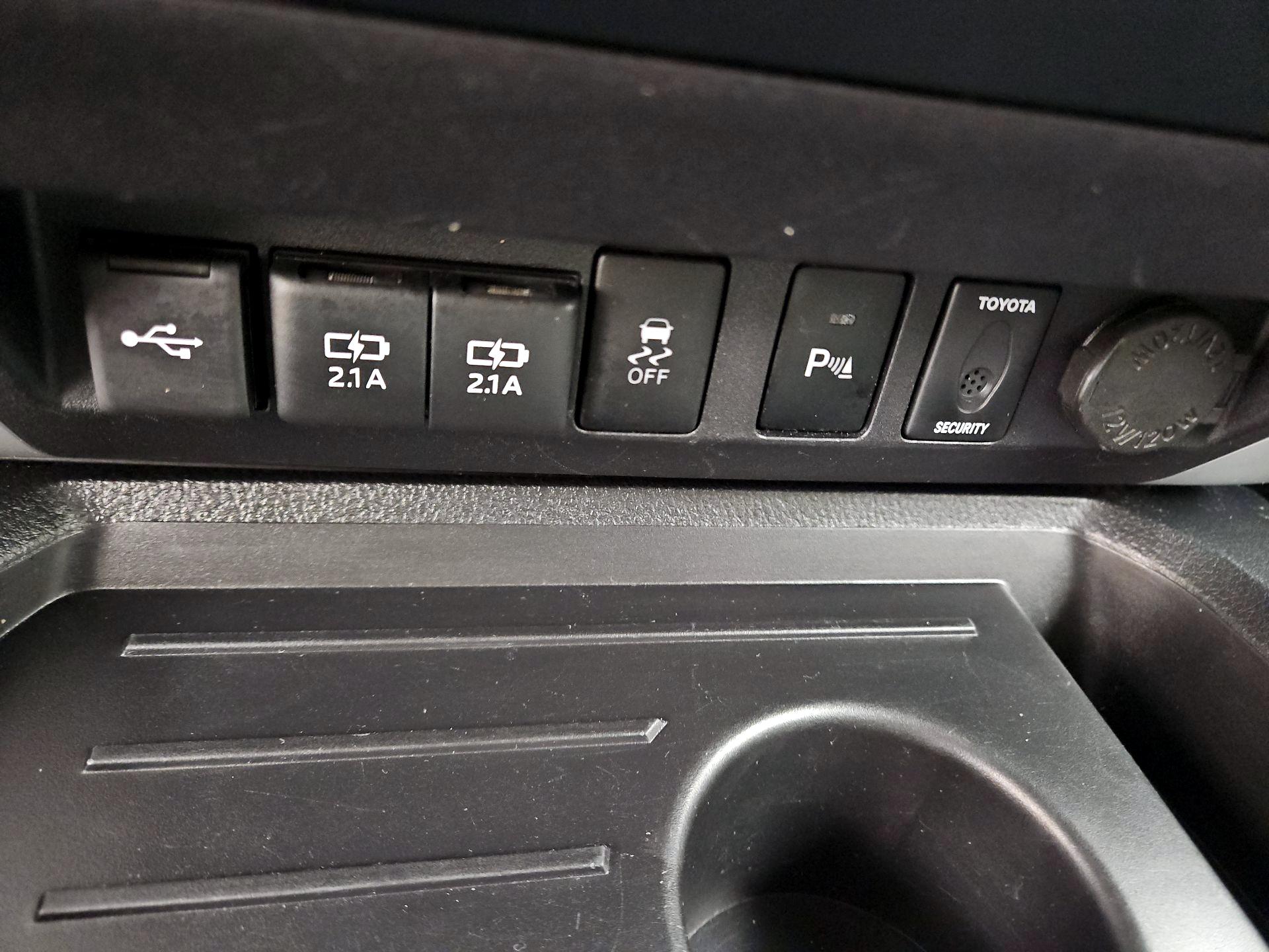 Thumbnail: 2021 Toyota Tundra - 19