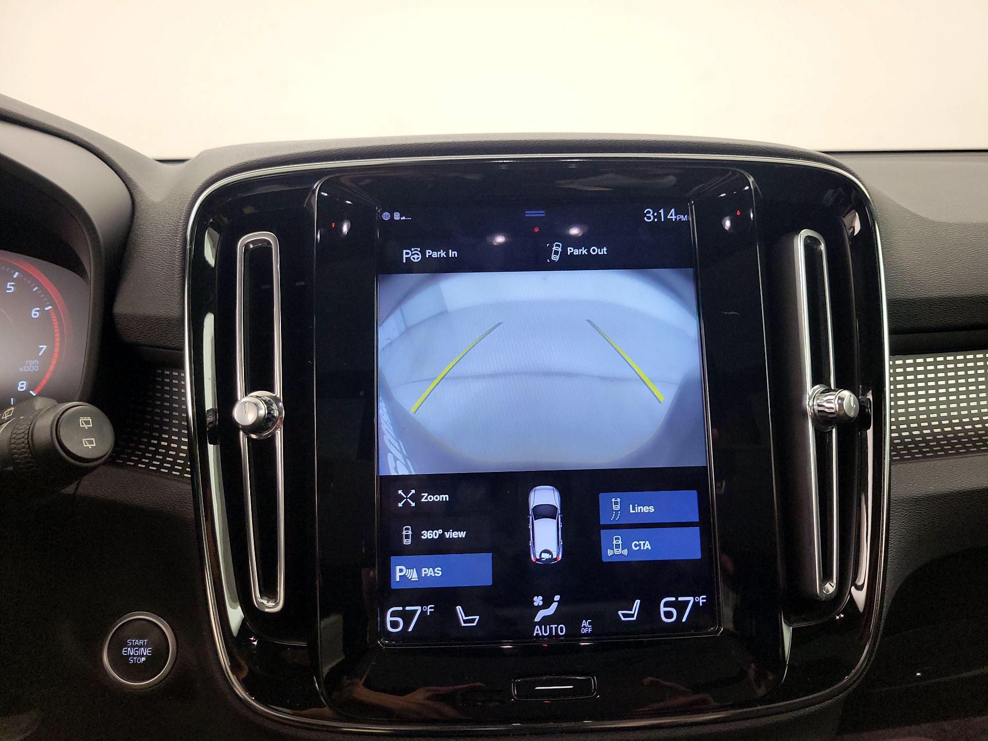 Thumbnail: 2019 Volvo XC40 - 15