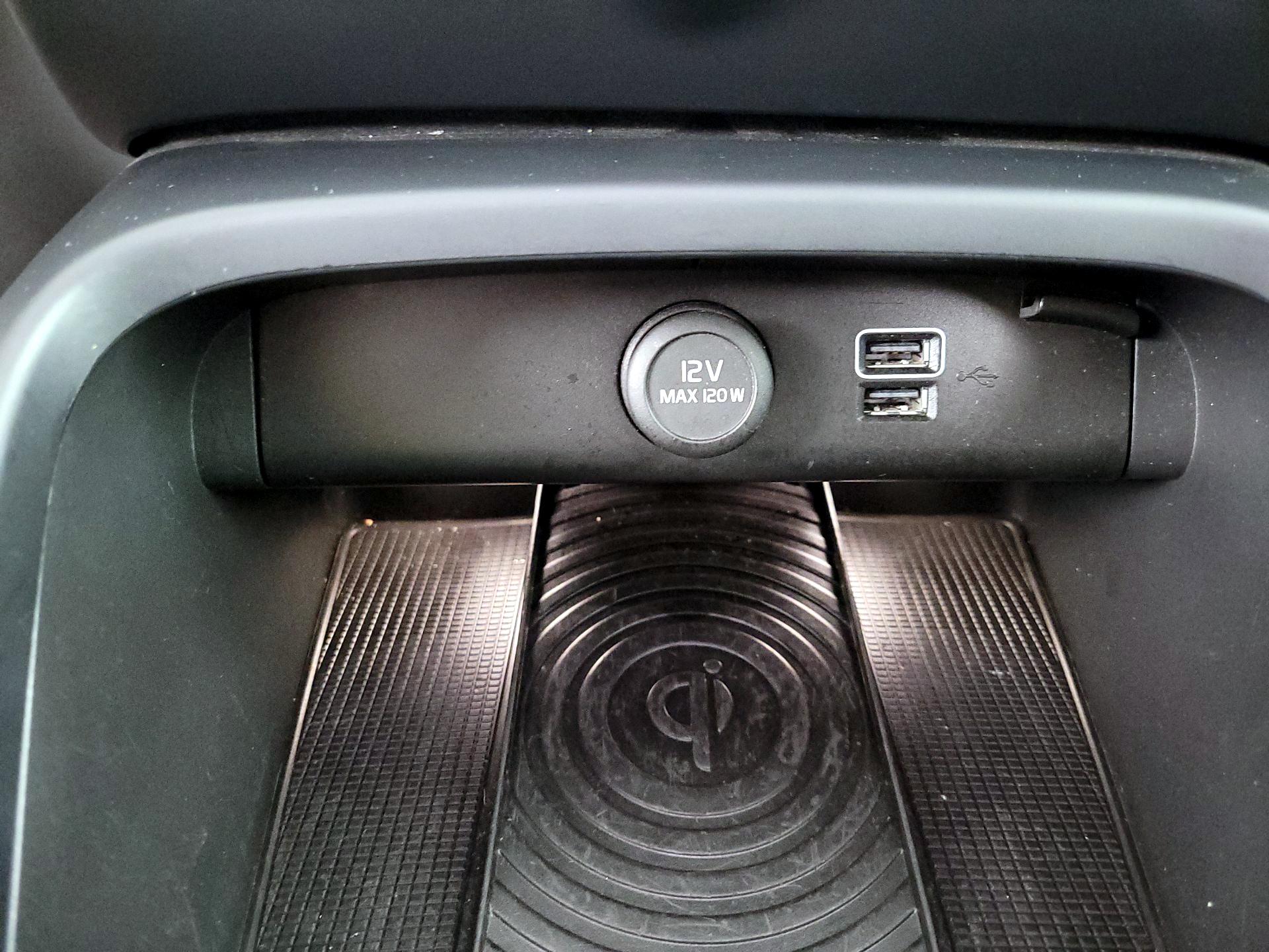 Thumbnail: 2019 Volvo XC40 - 19