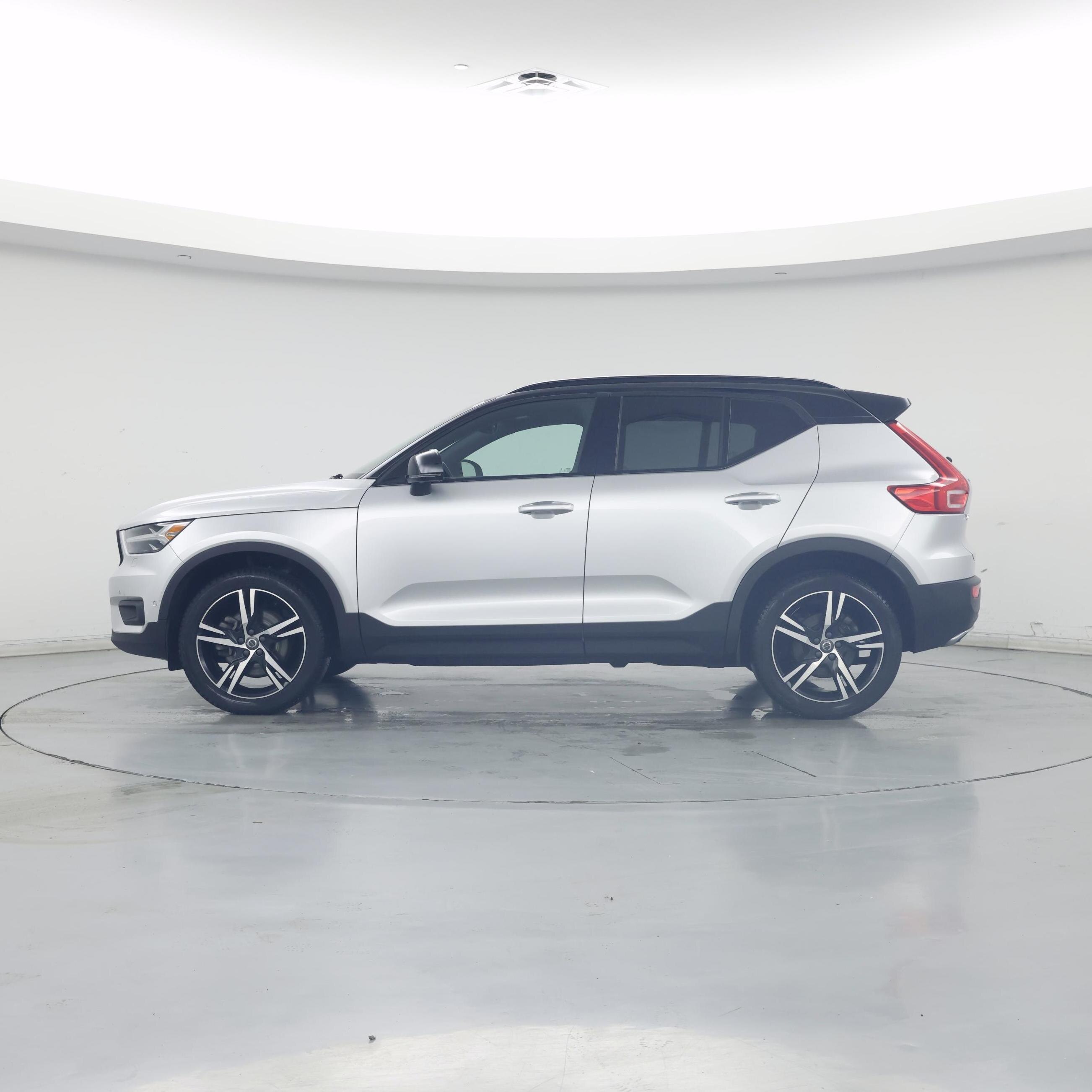 Thumbnail: 2019 Volvo XC40 - 3