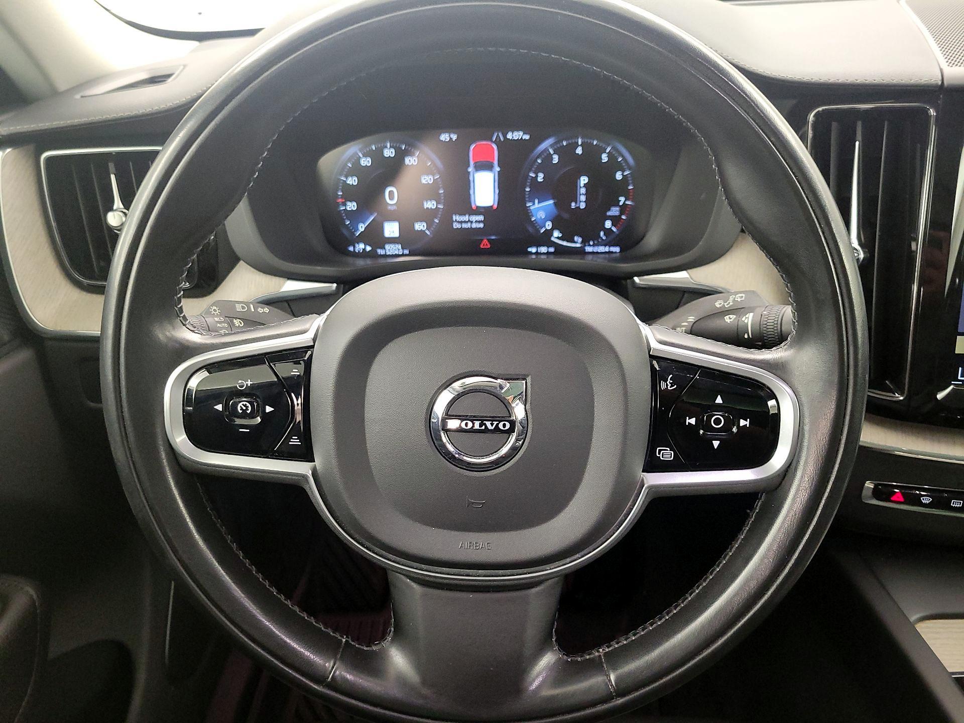 Thumbnail: 2020 Volvo XC60 - 10