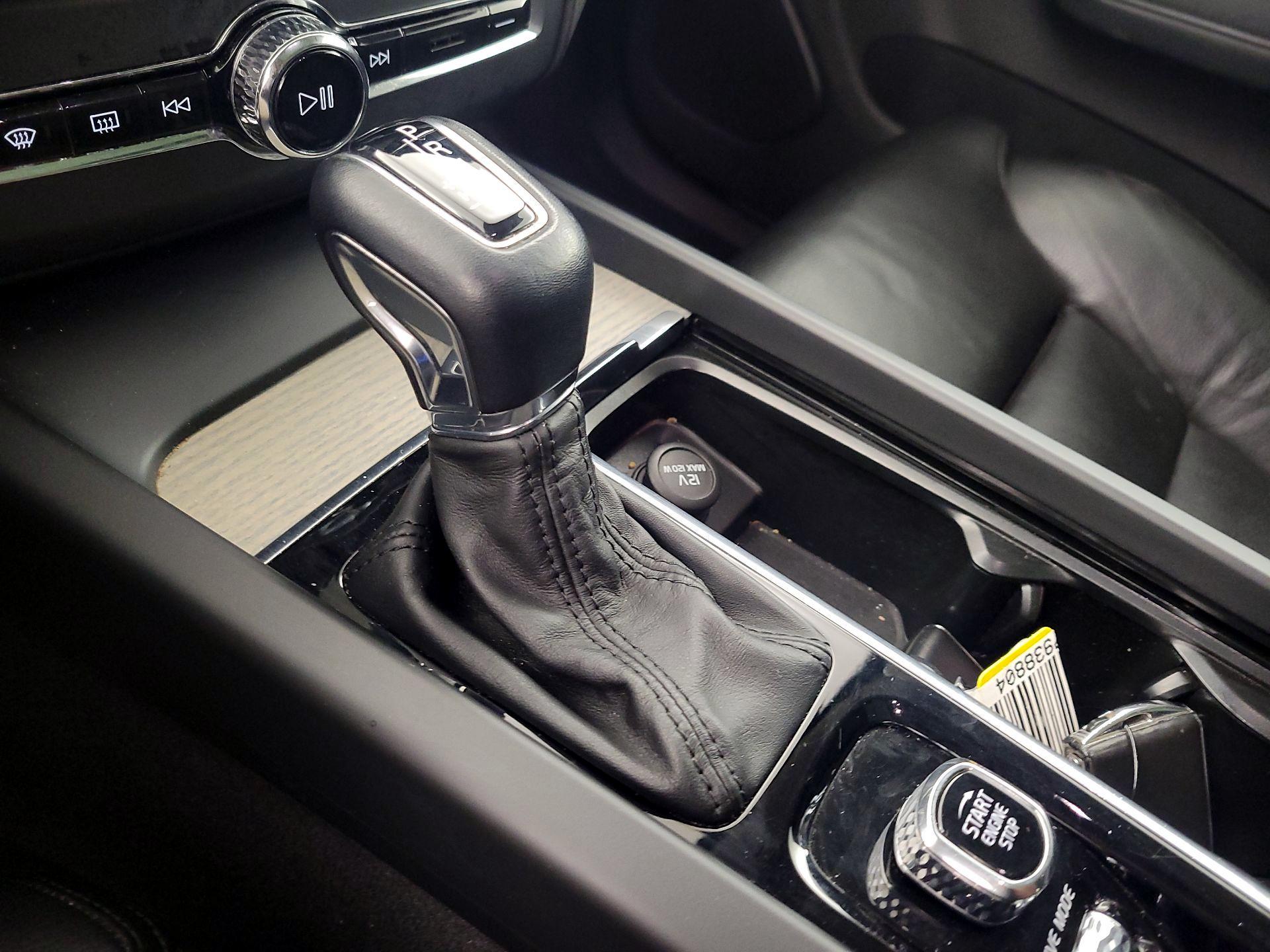 Thumbnail: 2020 Volvo XC60 - 18