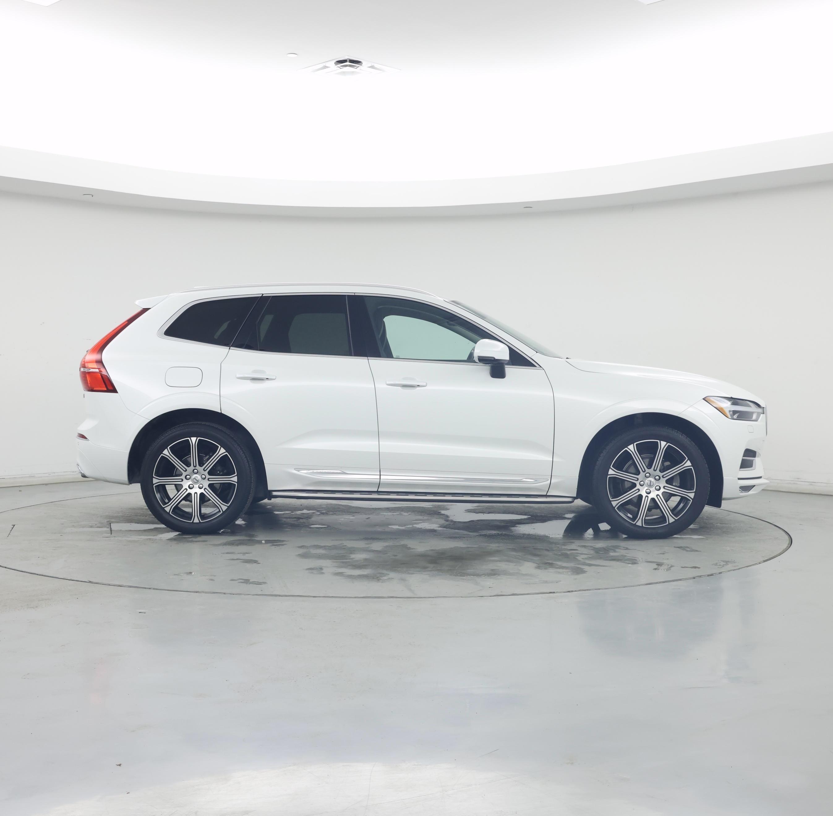 Thumbnail: 2020 Volvo XC60 - 7