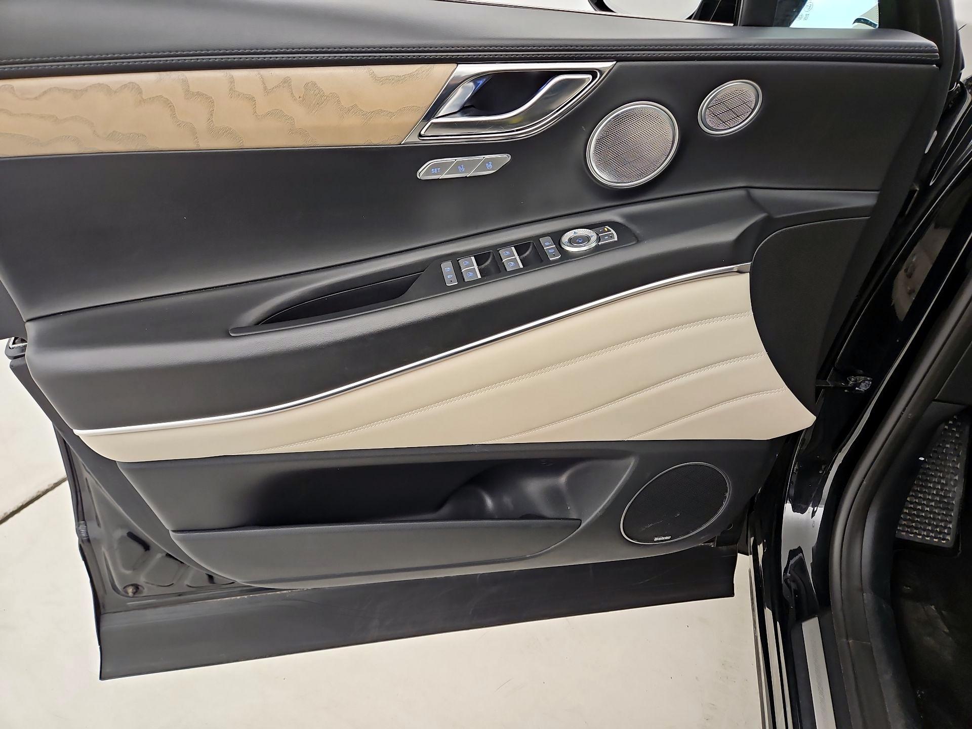 Thumbnail: 2023 Genesis GV80 - 12