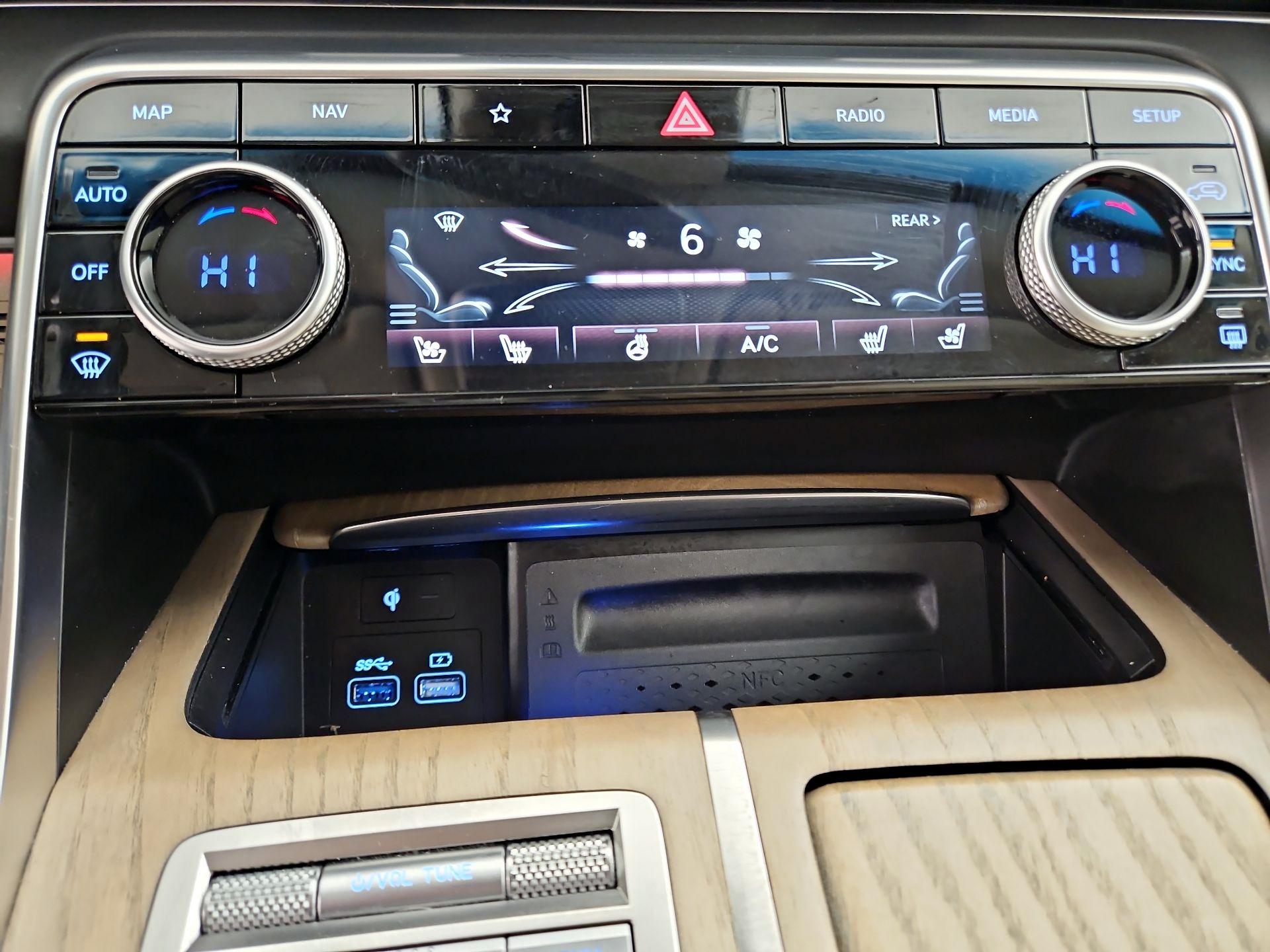 Thumbnail: 2023 Genesis GV80 - 17